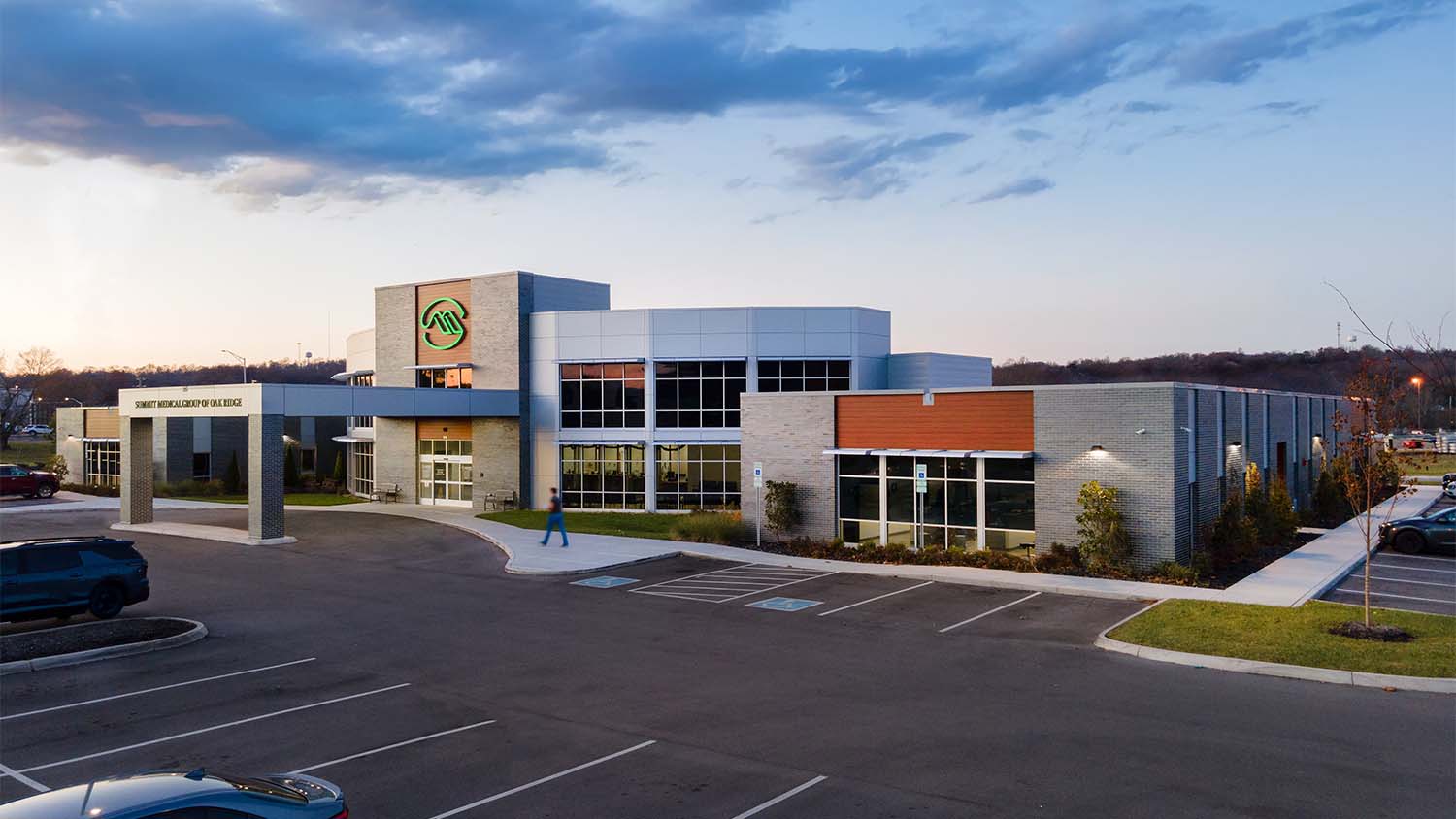Exterior view of the Summit Medical Oak Ridge Office Building by Johnson & Galyon