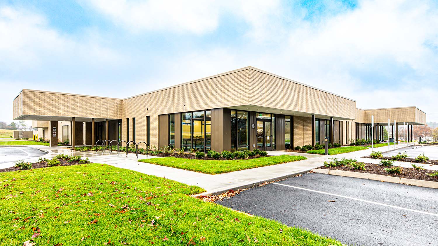 Exterior view of the Pain Consultants of East Tennessee Clinic and Ambulatory Surgery Center by Johnson & Galyon