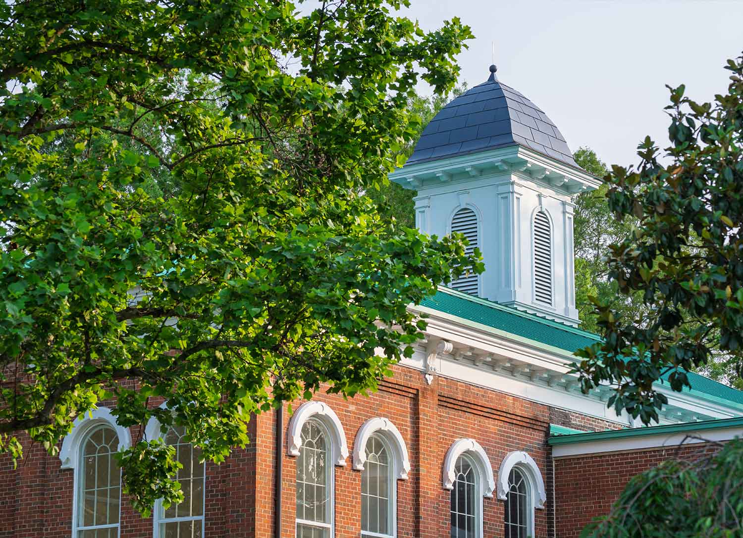 Outside view of the roofline of the newly renovated Loudon County Courthouse by Johnson & Galyon.