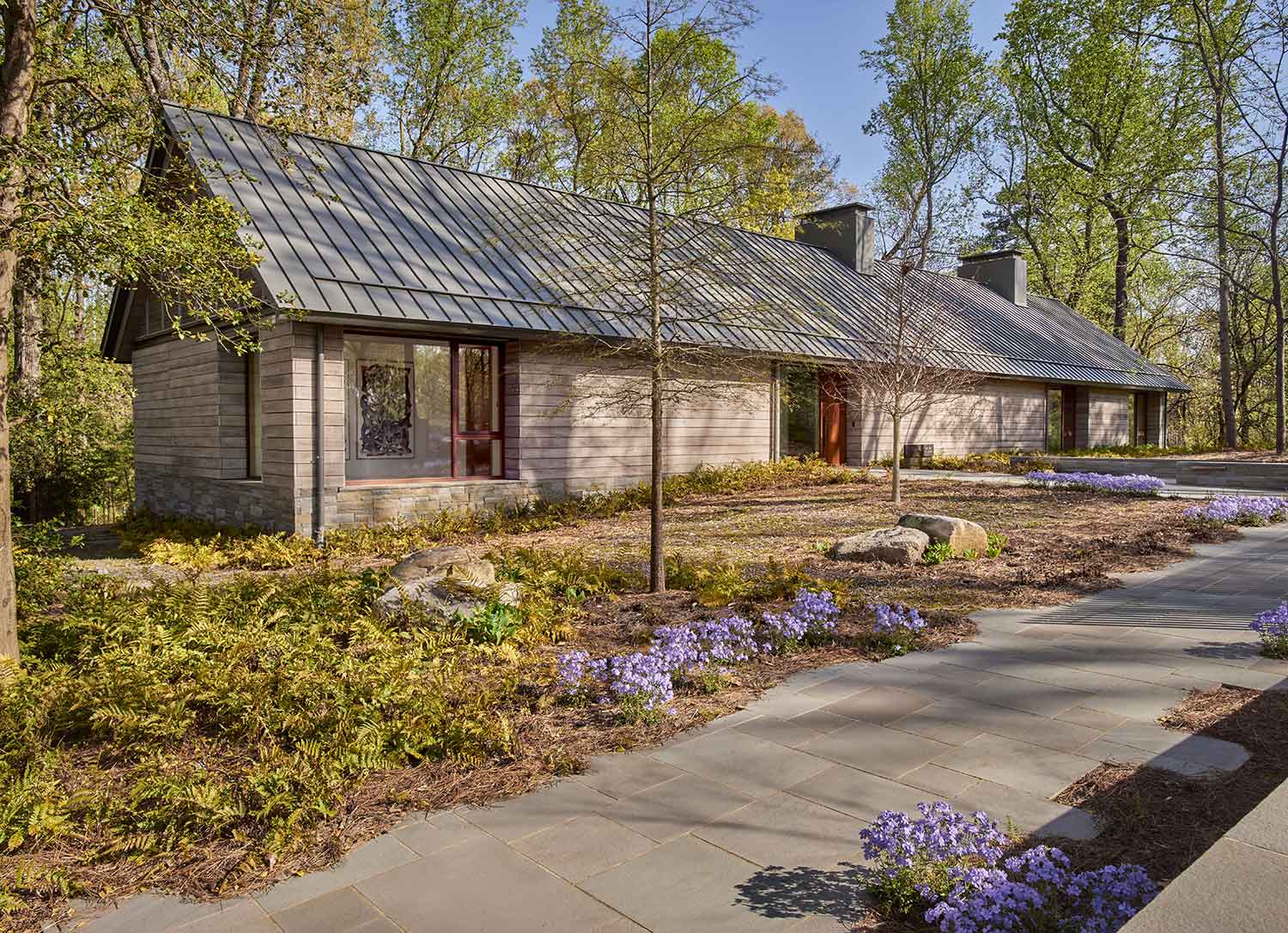 Front view of the new Loghaven Gateway Building and Artist Studios by Johnson & Galyon.