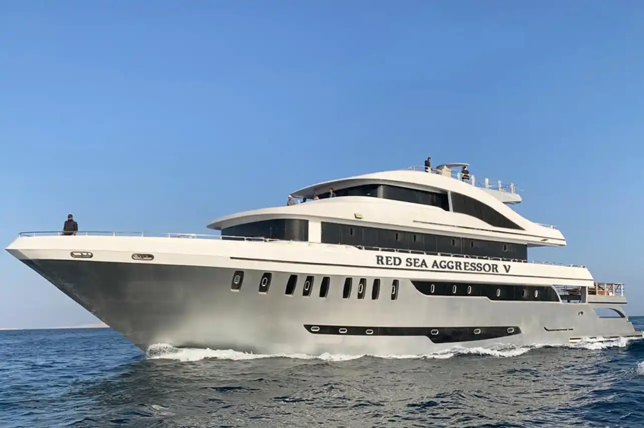 The Red Sea Aggressor V liveaboard underway, Egypt