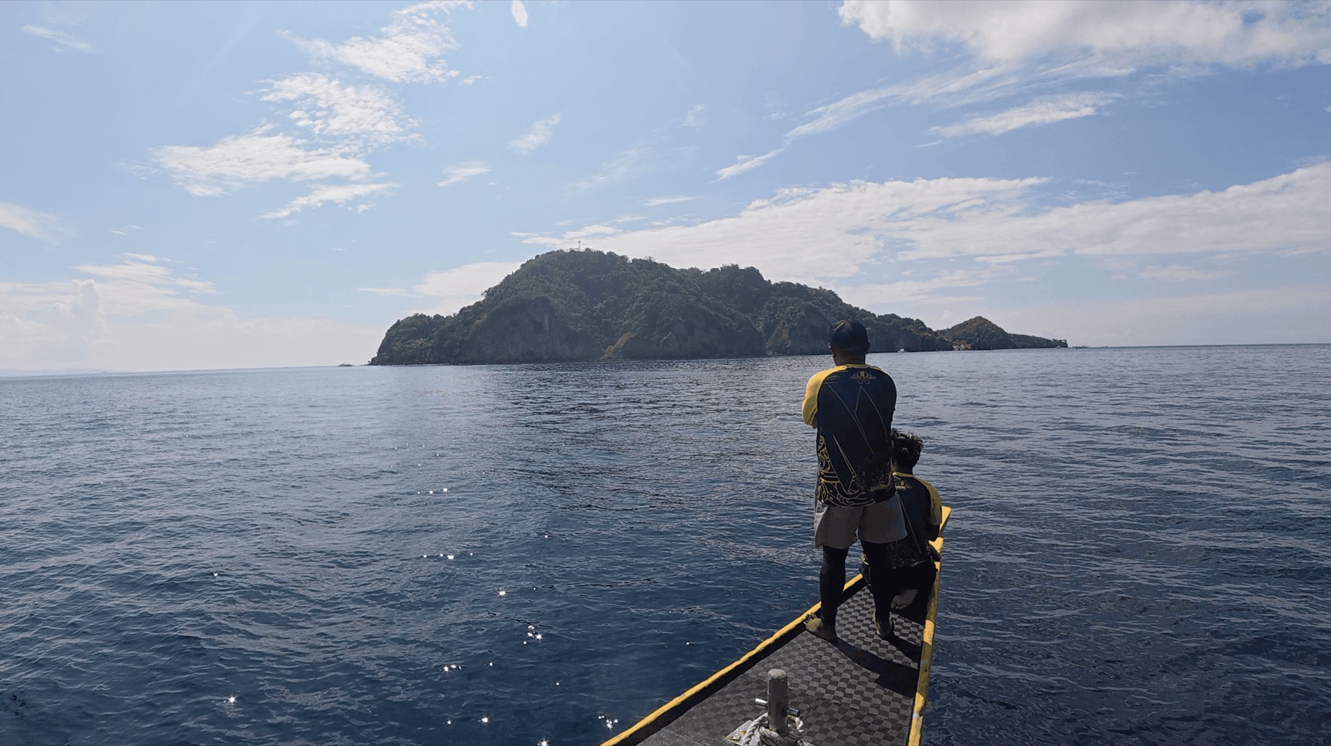 The bow of the dive boat heading toward Apo Island for the dive at Chapel, Apo Island, Philippines