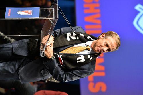 image of game development process (for a mobile gaming) - collaborative team meeting