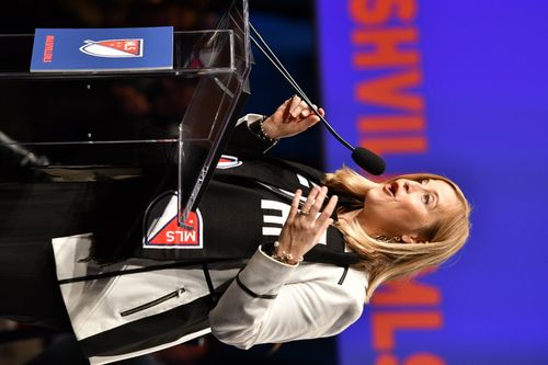 image of game development process (for a mobile gaming) - collaborative team meeting