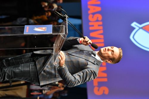 image of game development process (for a mobile gaming) - collaborative team meeting