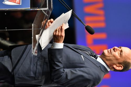 image of game development process (for a mobile gaming) - collaborative team meeting