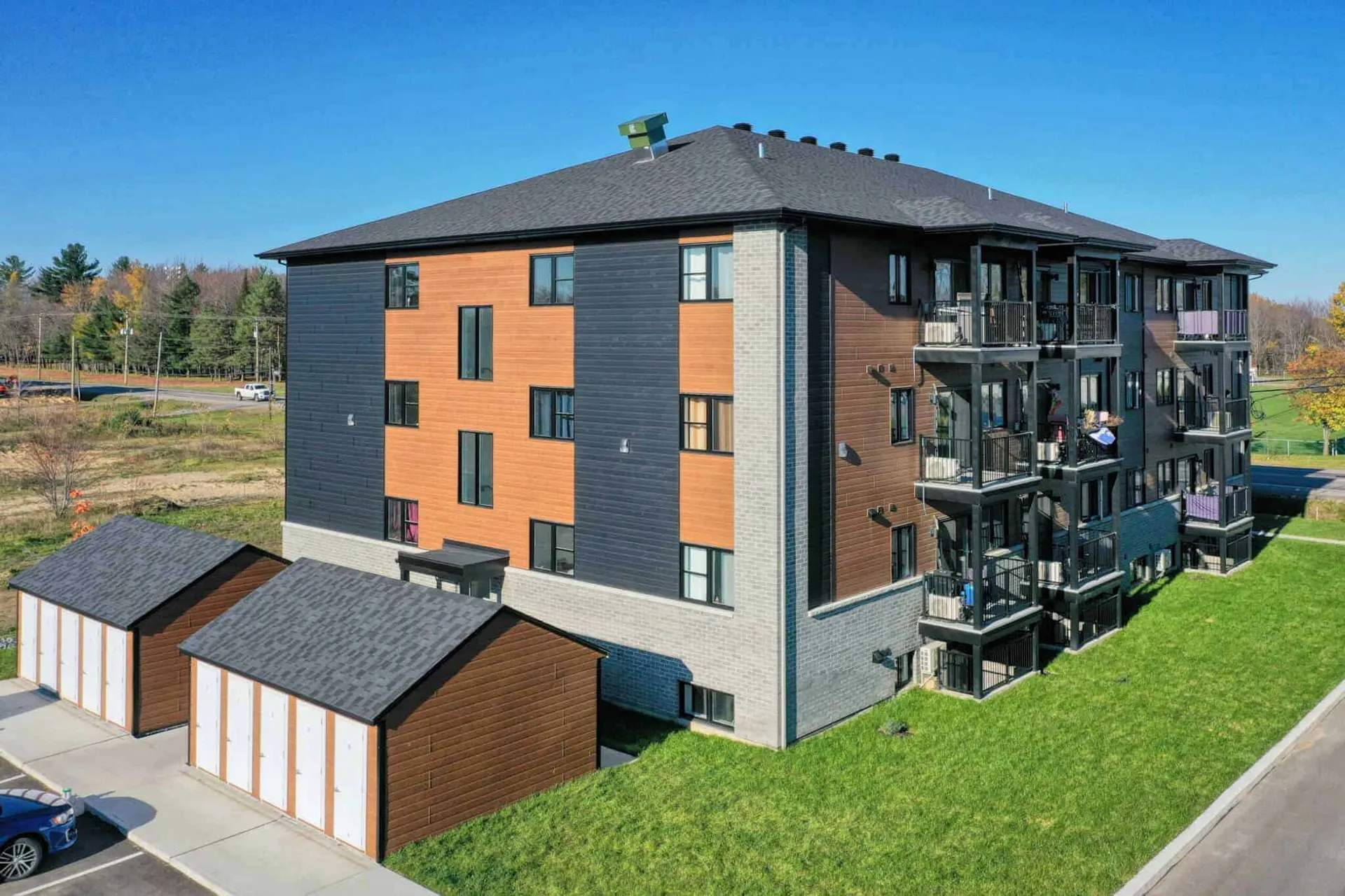 34 | 1019 rue de la Visitation, Saint-Charles-Borromée