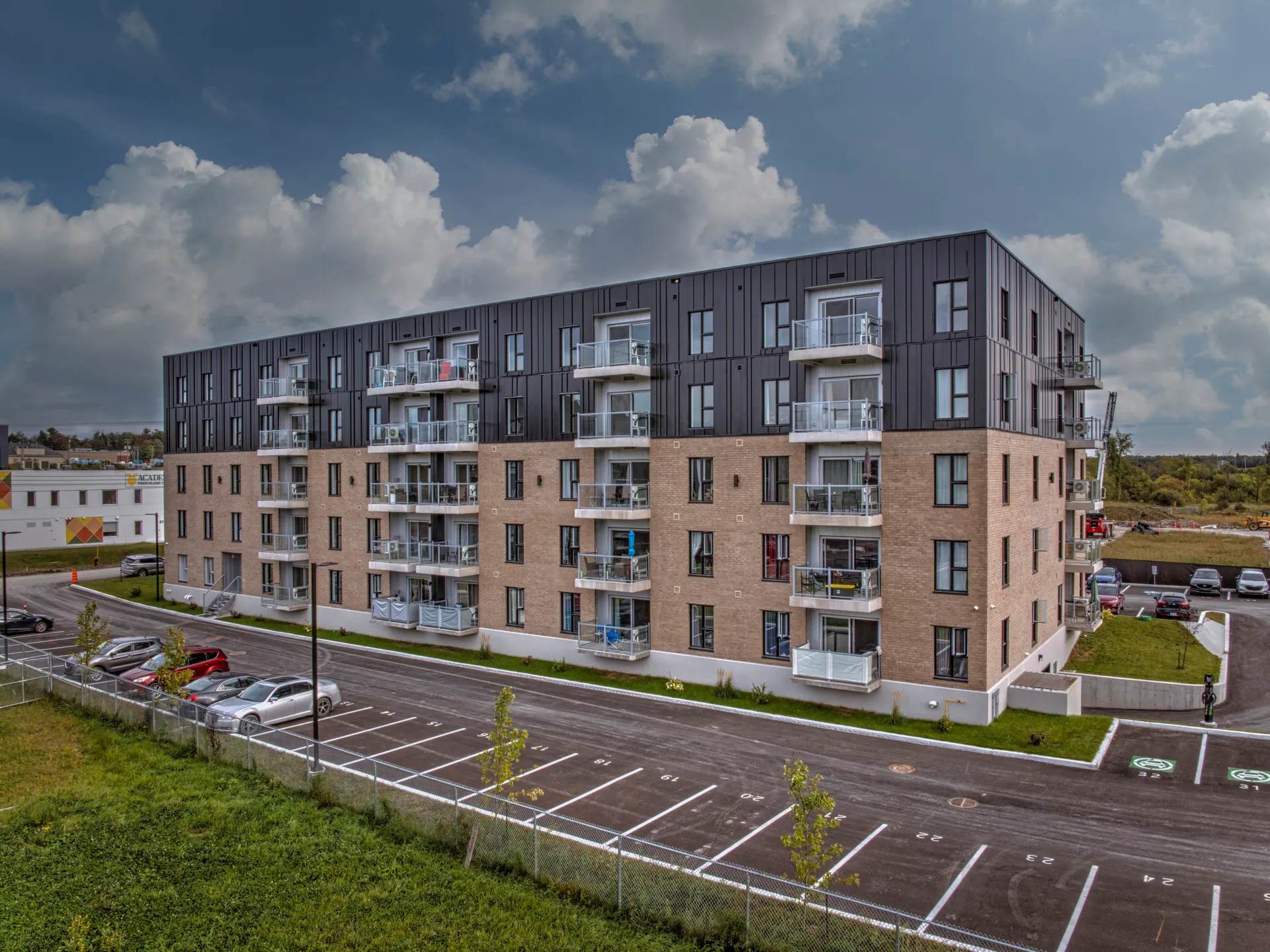 211 - 418 avenue Barron