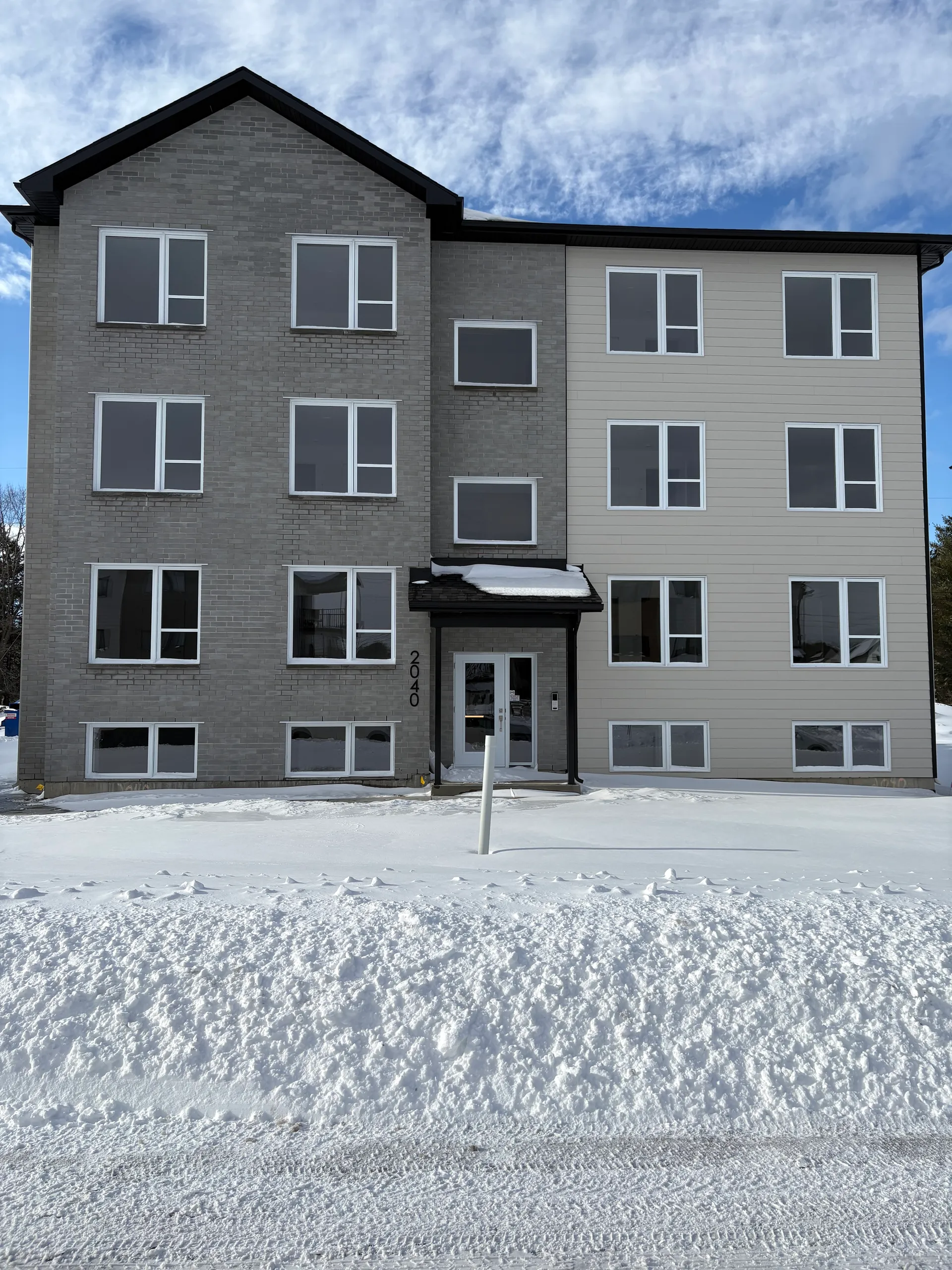 201 | 2040 RUE GRIMARD