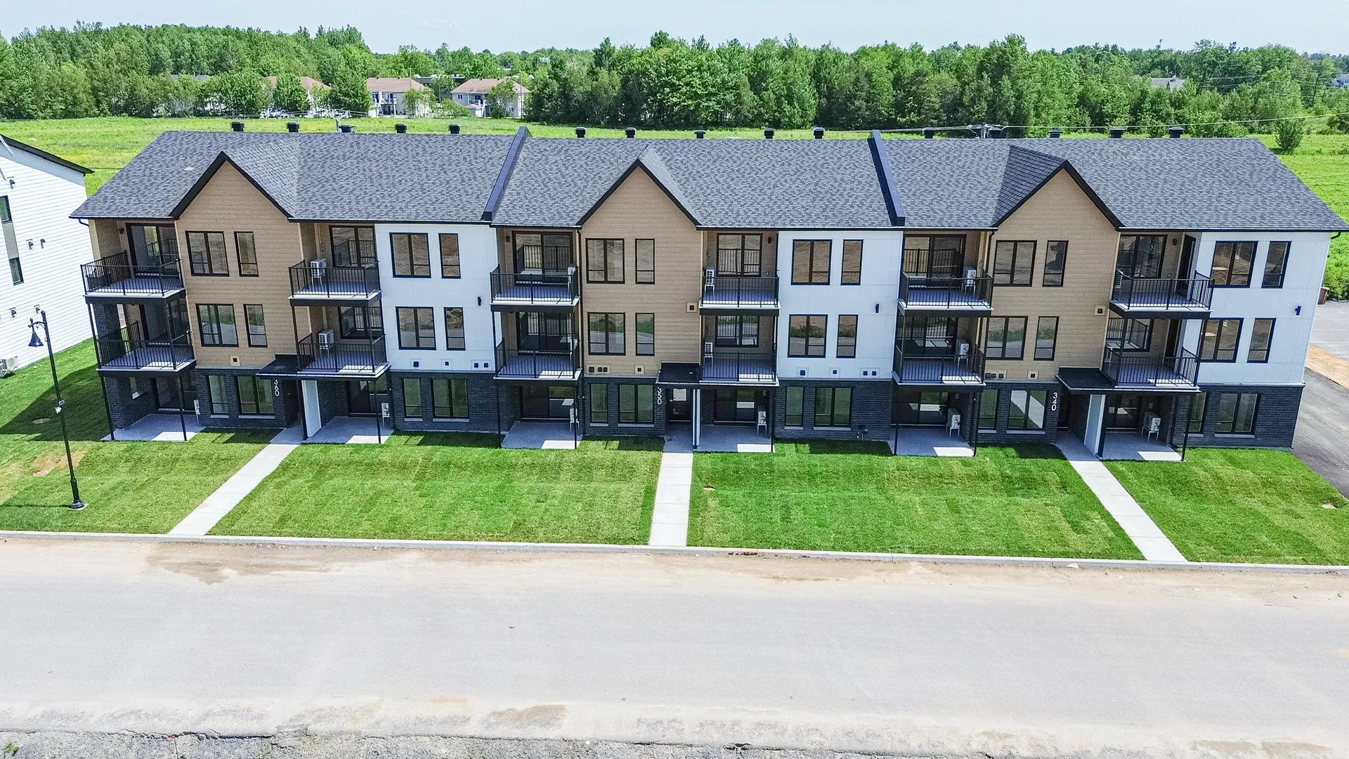 201 | 350 RUE FLAVIE-POIRIER