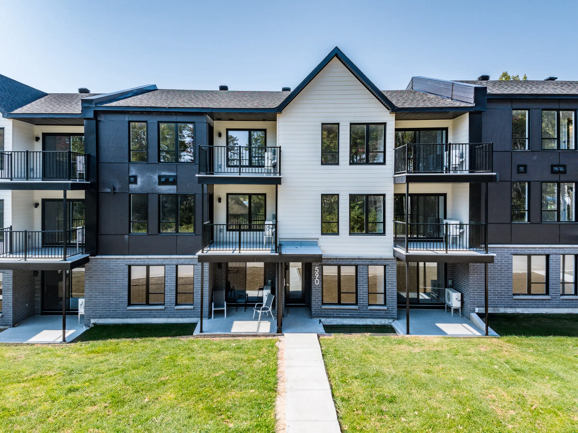 302 | 590 RUE FLAVIE-POIRIER