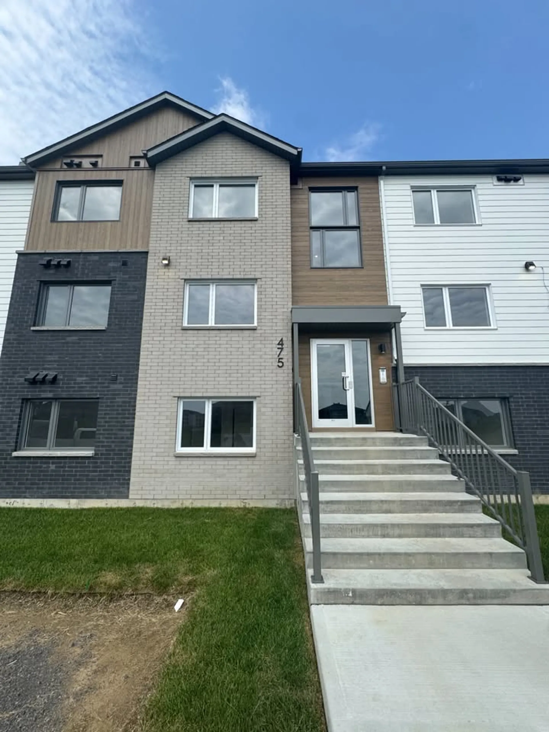 102 - 465 BOULEVARD ASSOMPTION OUEST