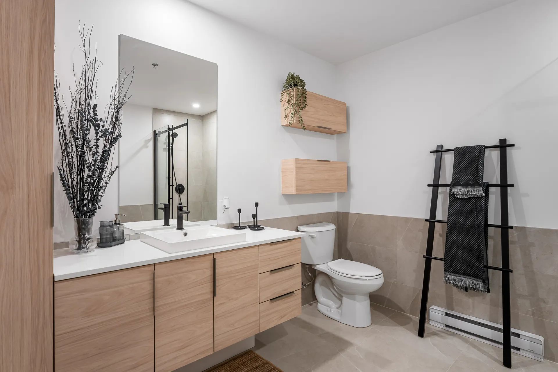 207 - 40 RUE RIVEST