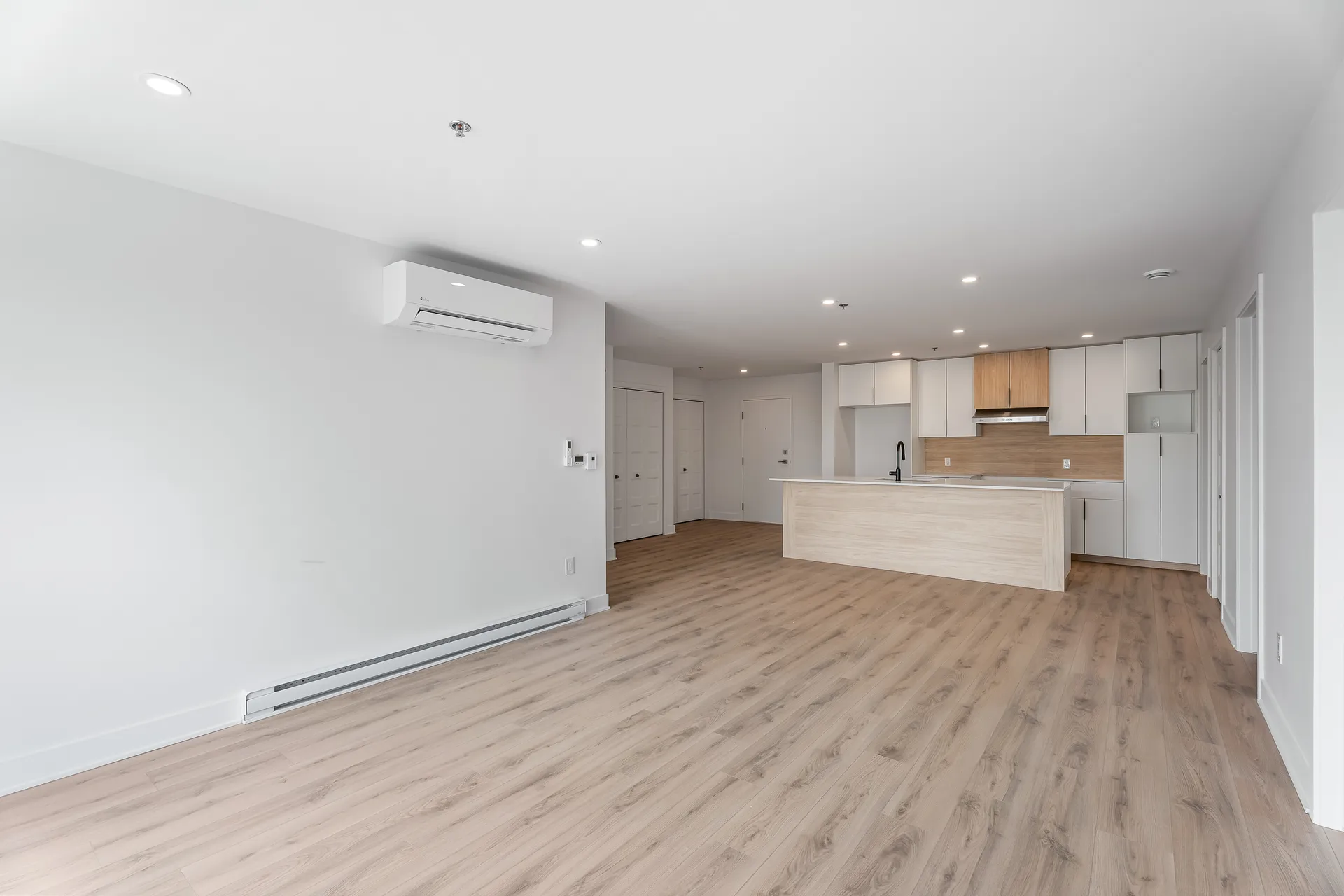 302 - 39 RUE RIVEST
