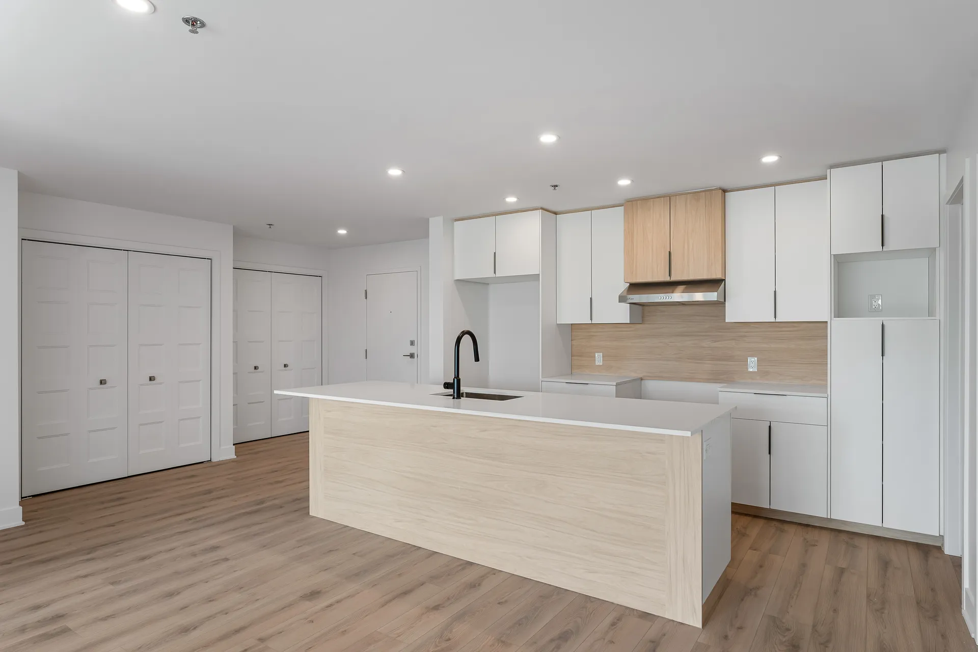 301 - 40 RUE RIVEST