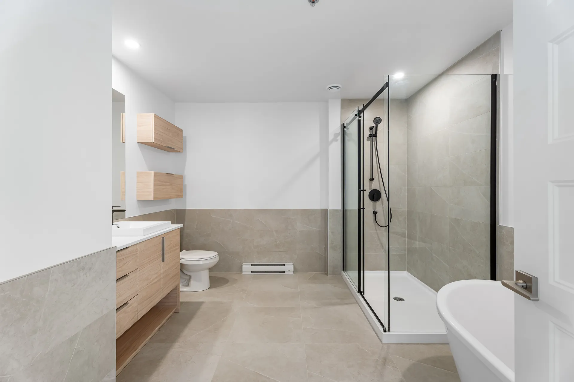 407 - 40 RUE RIVEST