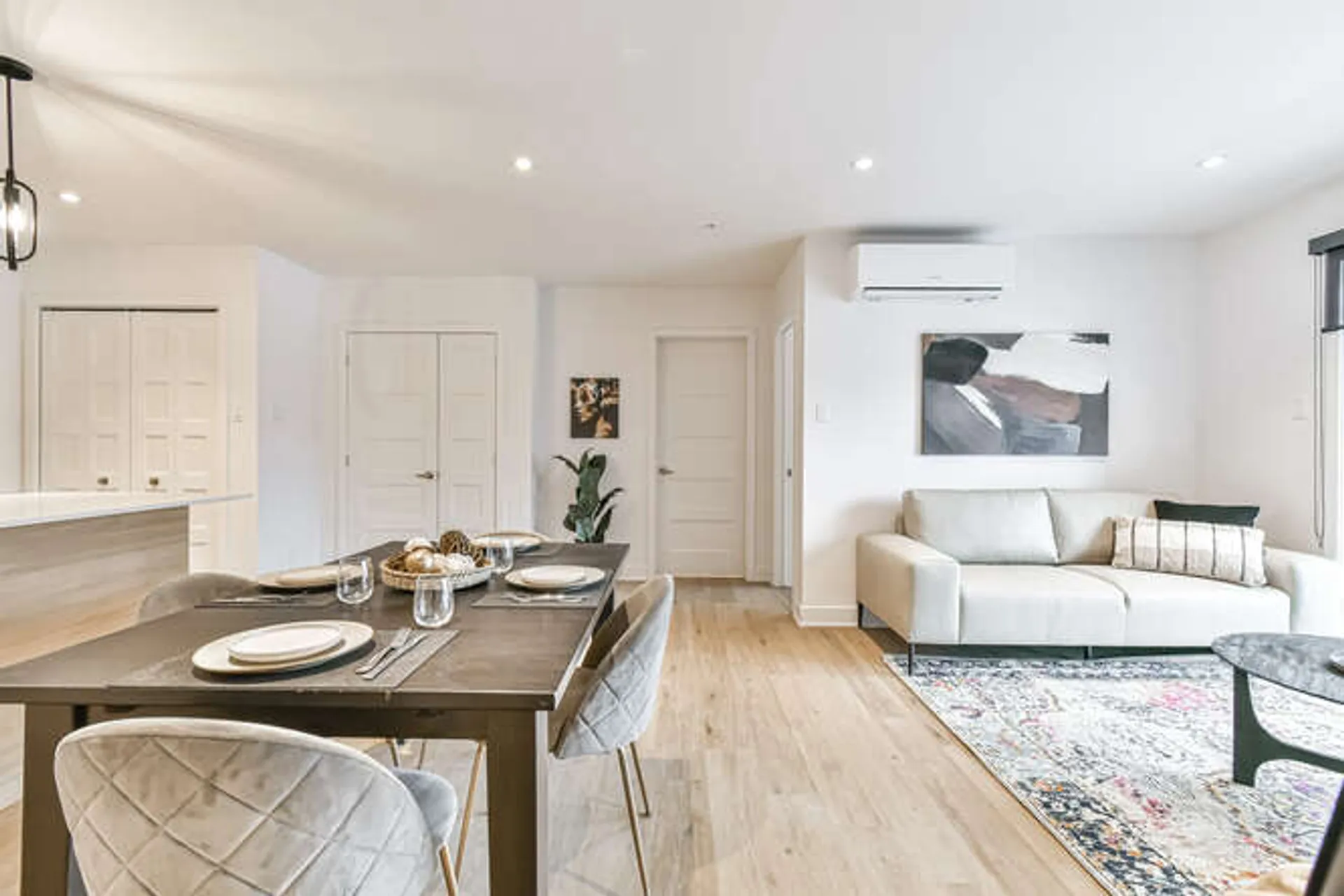 108 - 678 de la Visitation