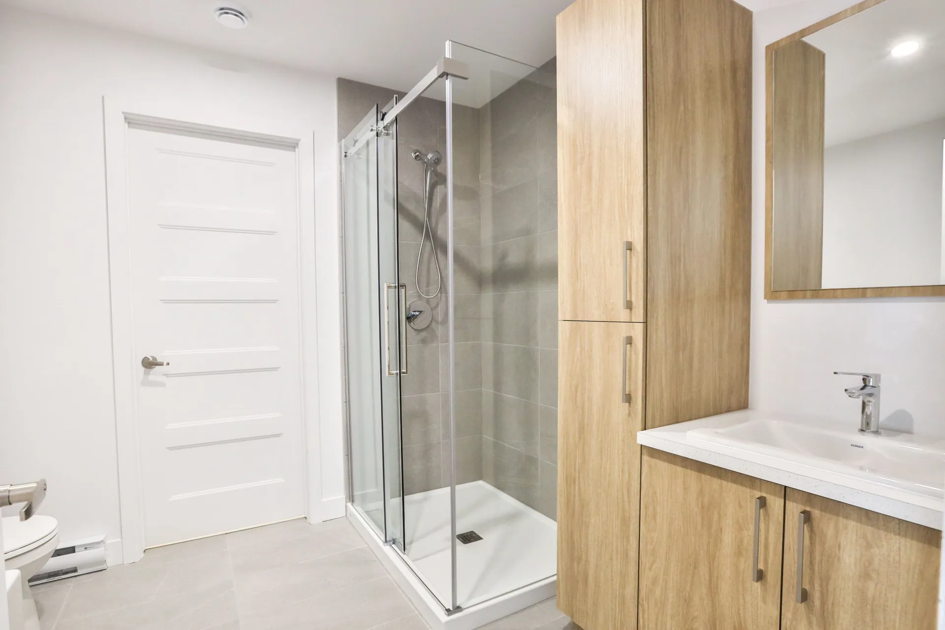 807 | 2029-8 RUE DE LA VISITATION