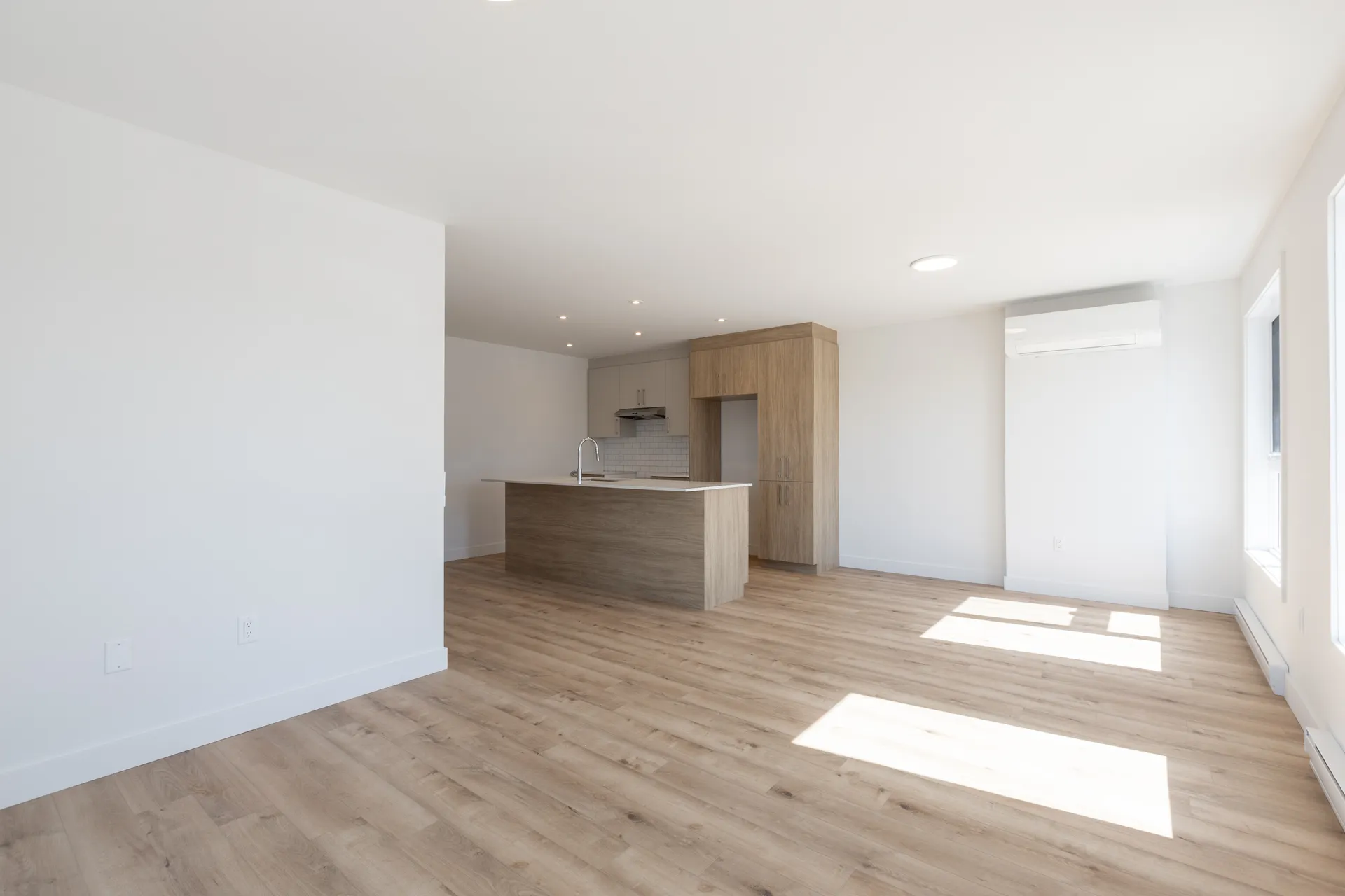 202 | 610 BOUL.L'ASSOMPTION-OUEST