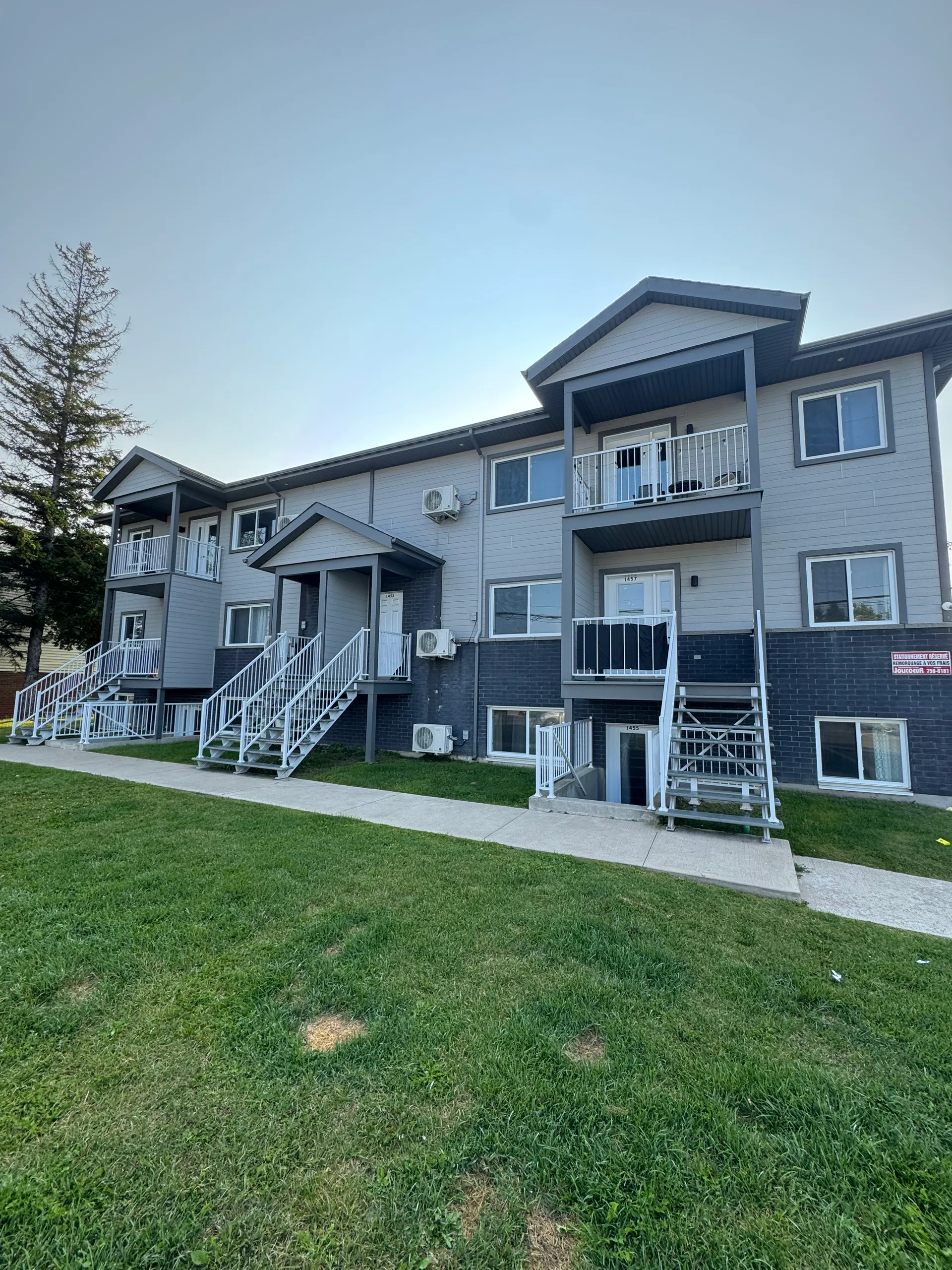 1443 RUE DE LANAUDIERE