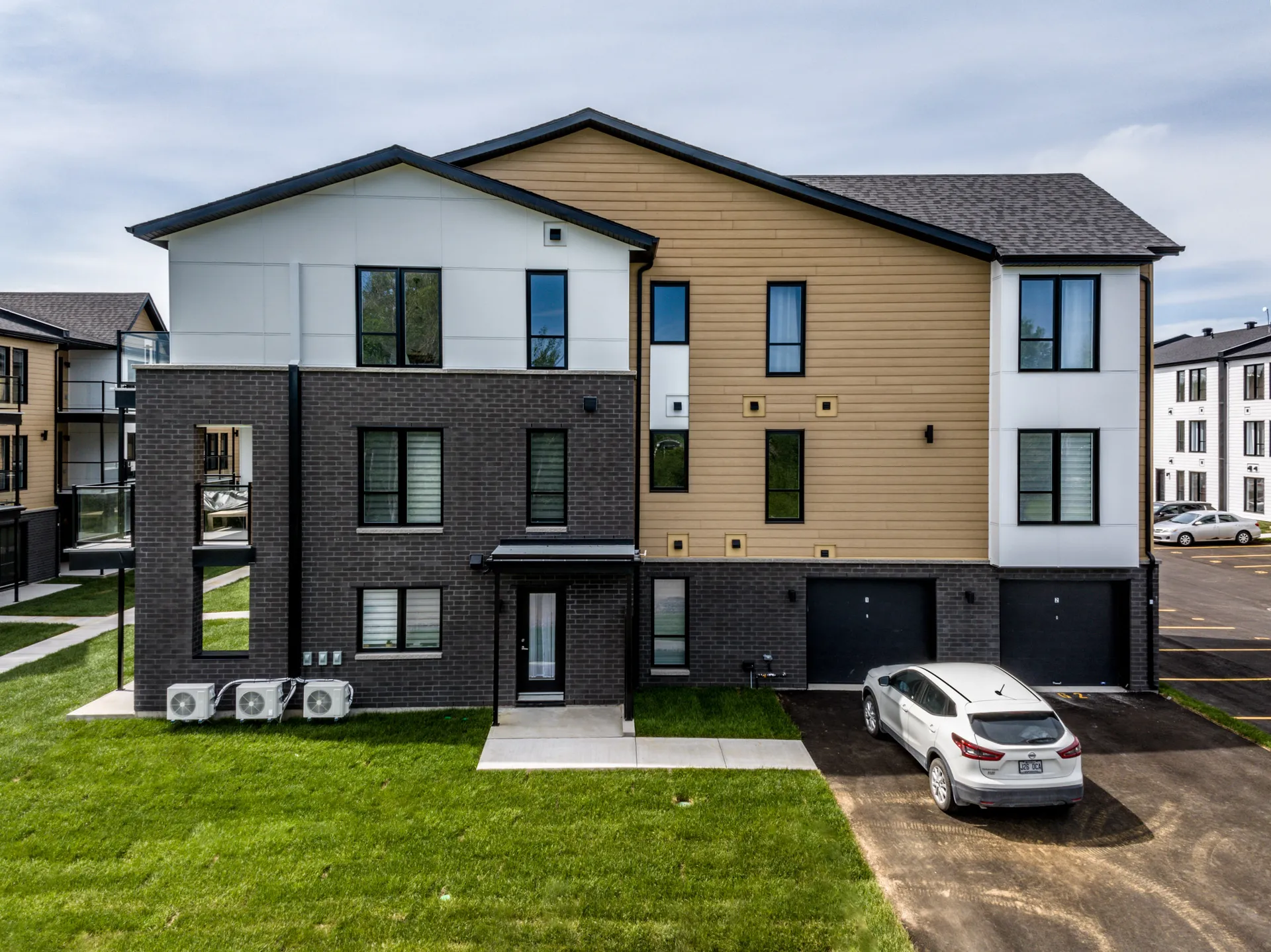 102 | 905 RUE FLAVIE-POIRIER