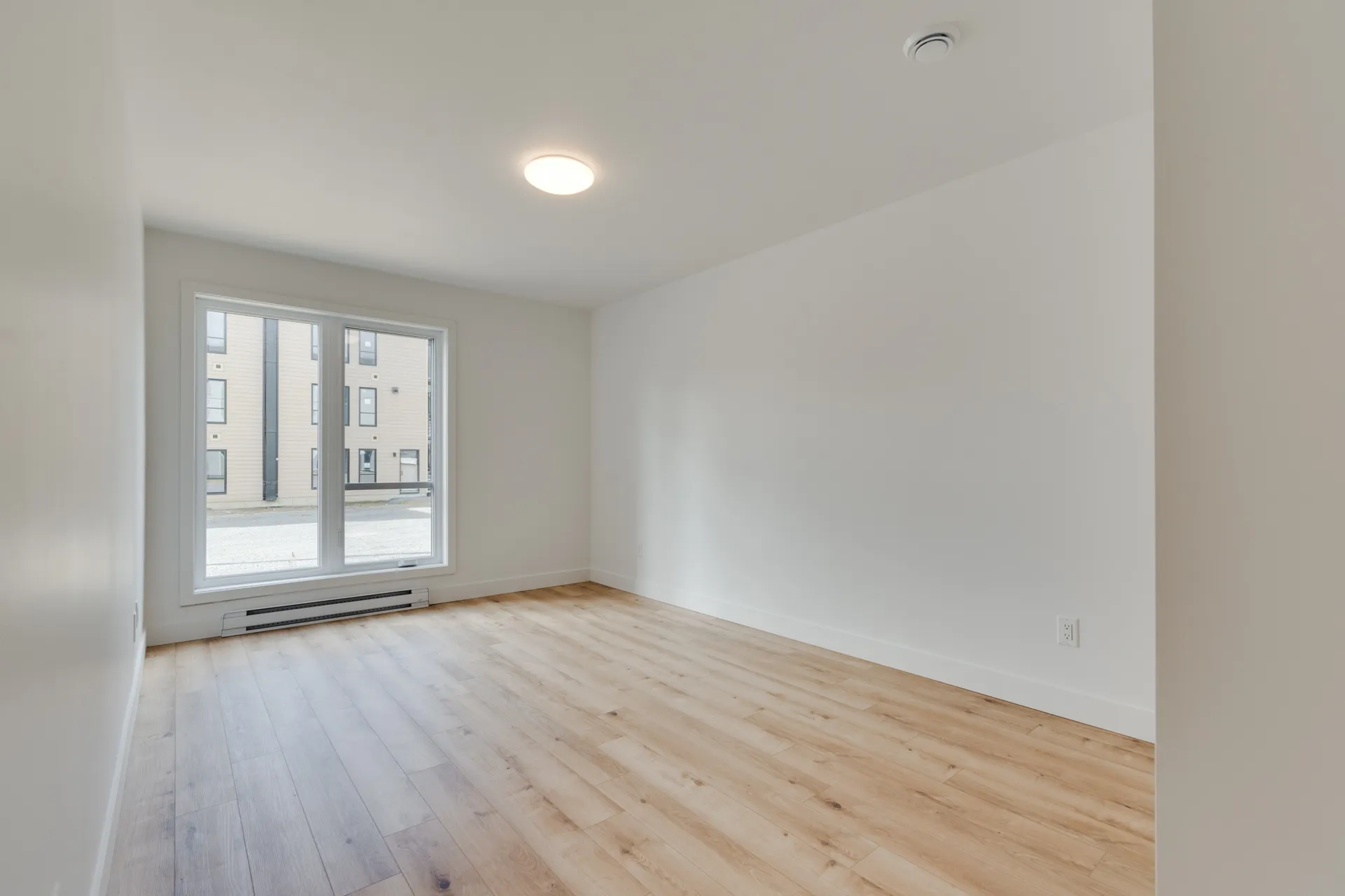 102 | 915 RUE FLAVIE-POIRIER