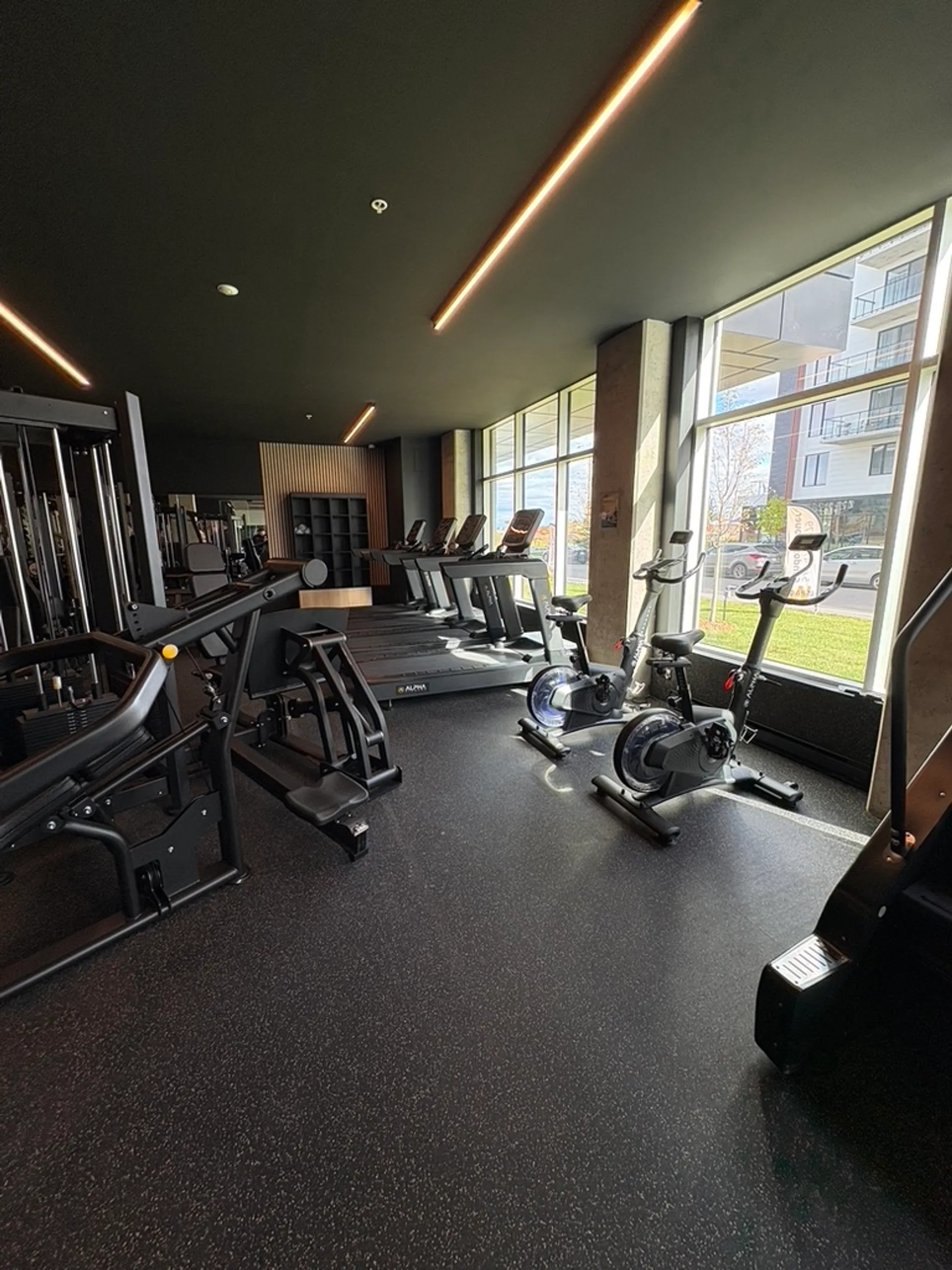 507 17900 Boul de Versailles, Mirabel, QC J7J 2S9