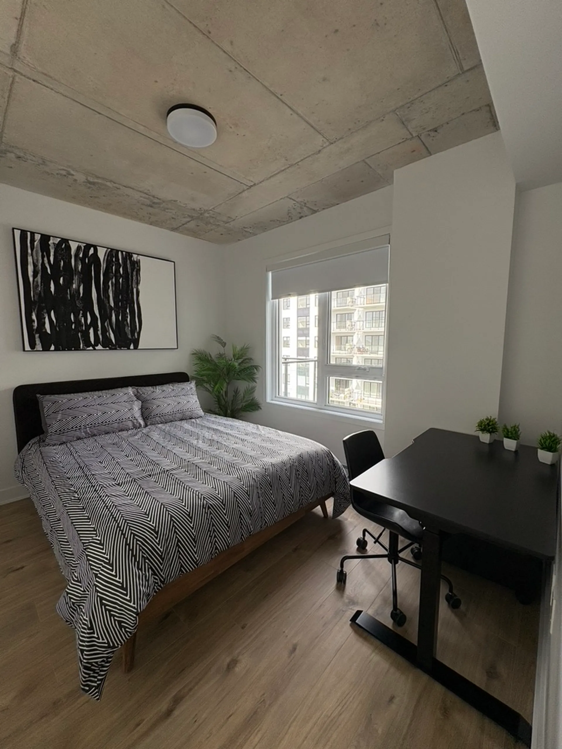 606 17900 Boul de Versailles, Mirabel, QC J7J 2S9