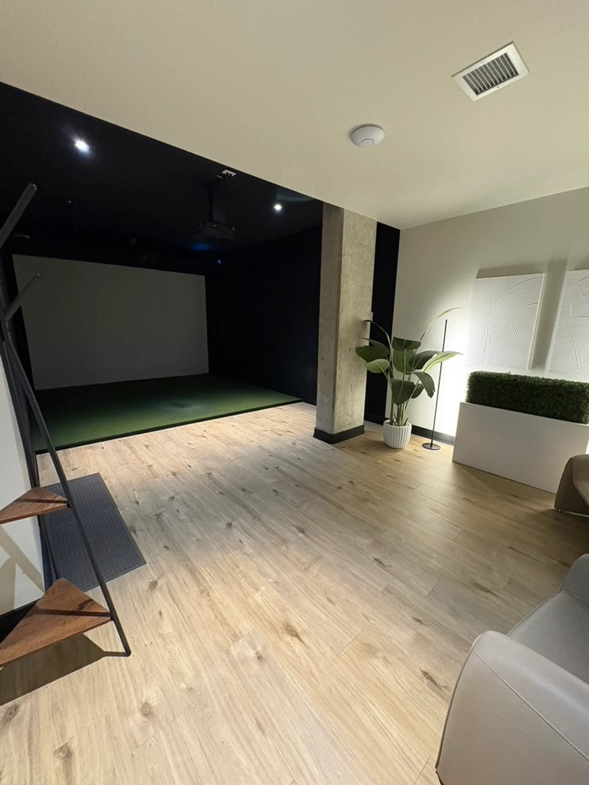 307 17900 Boul de Versailles, Mirabel, QC J7J 2S9