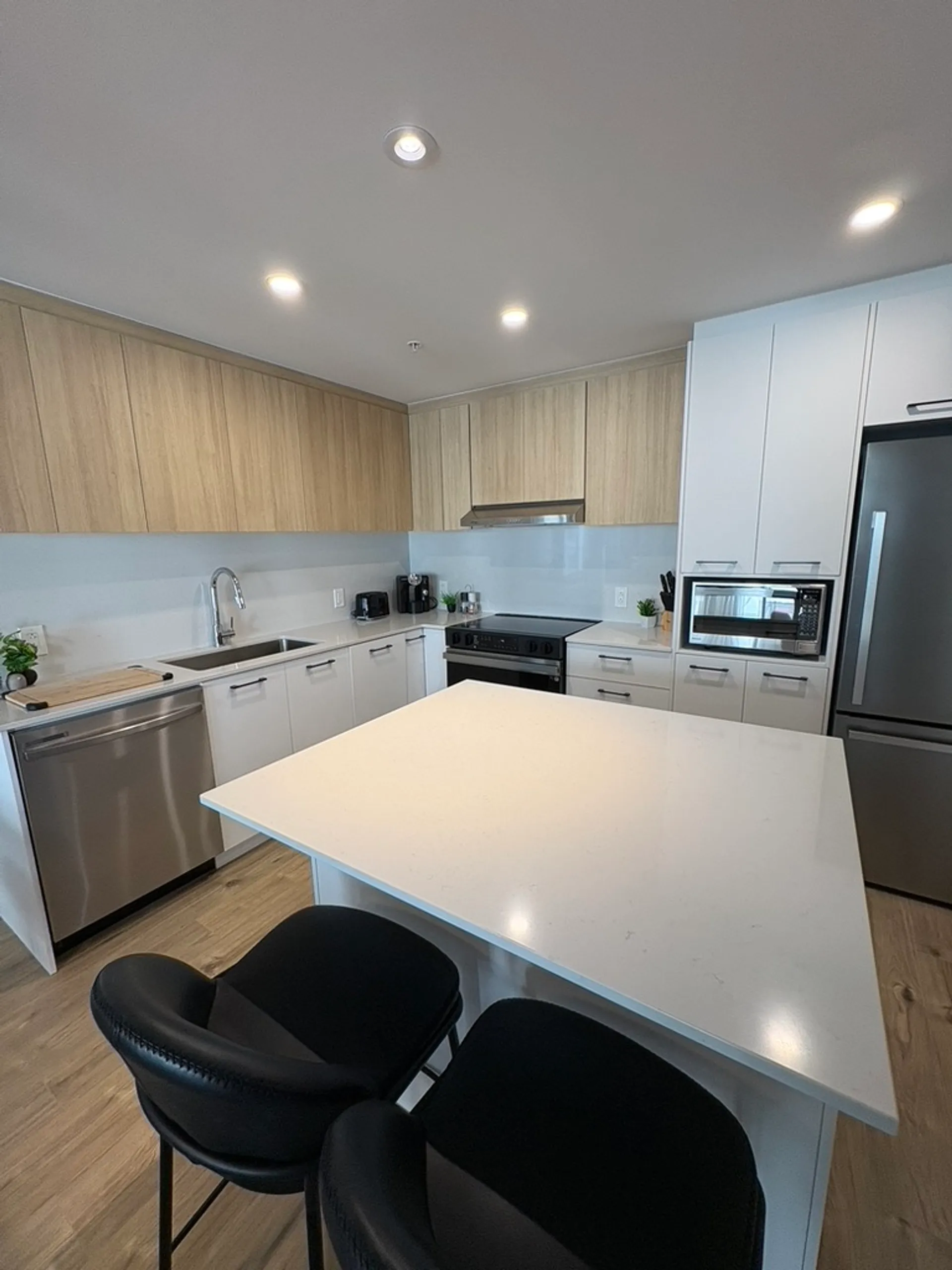 304 17900 Boul de Versailles, Mirabel, QC J7J 2S9
