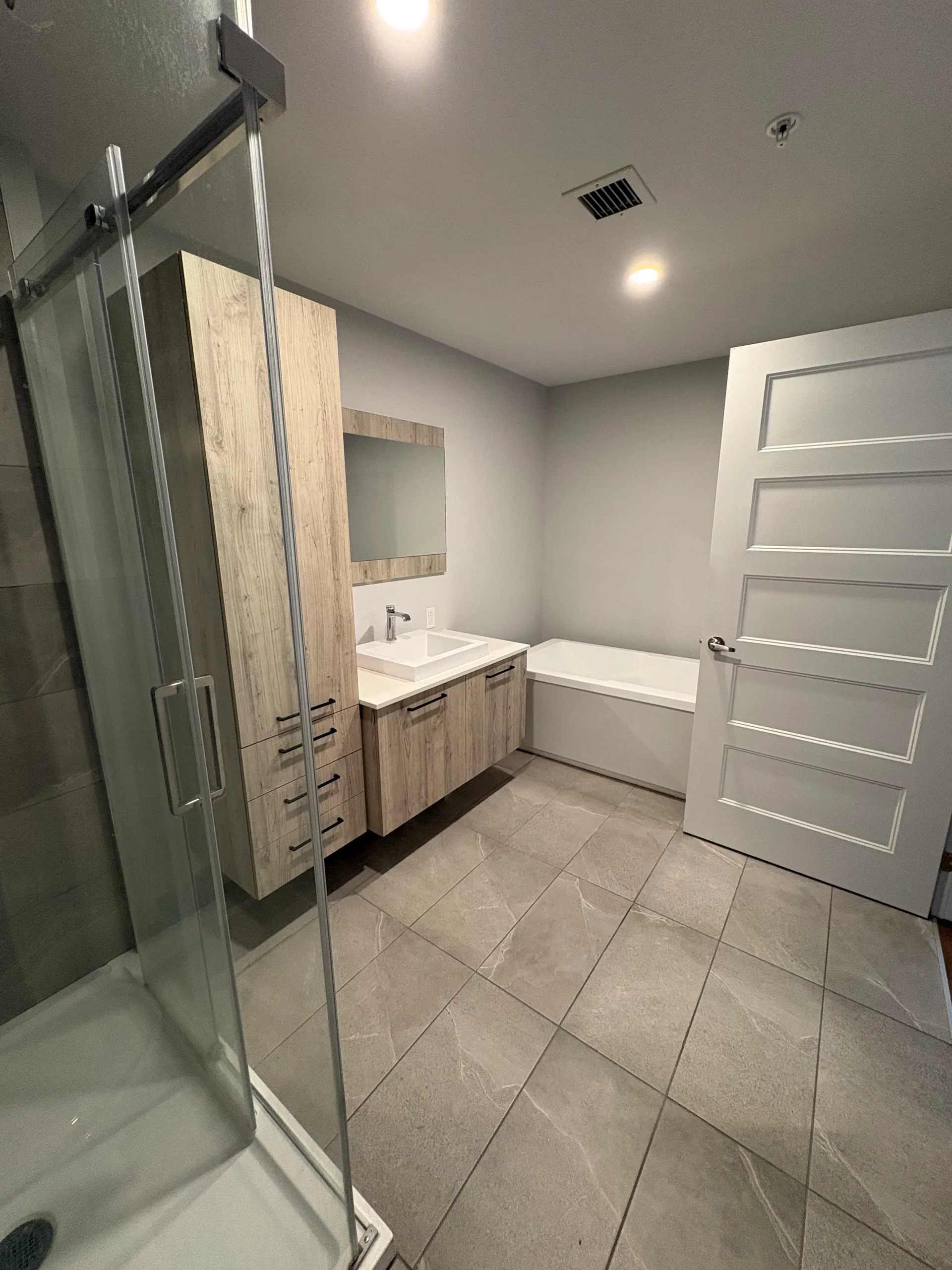 617 11513 Rue de Chambord, Mirabel, QC J7J 2S9