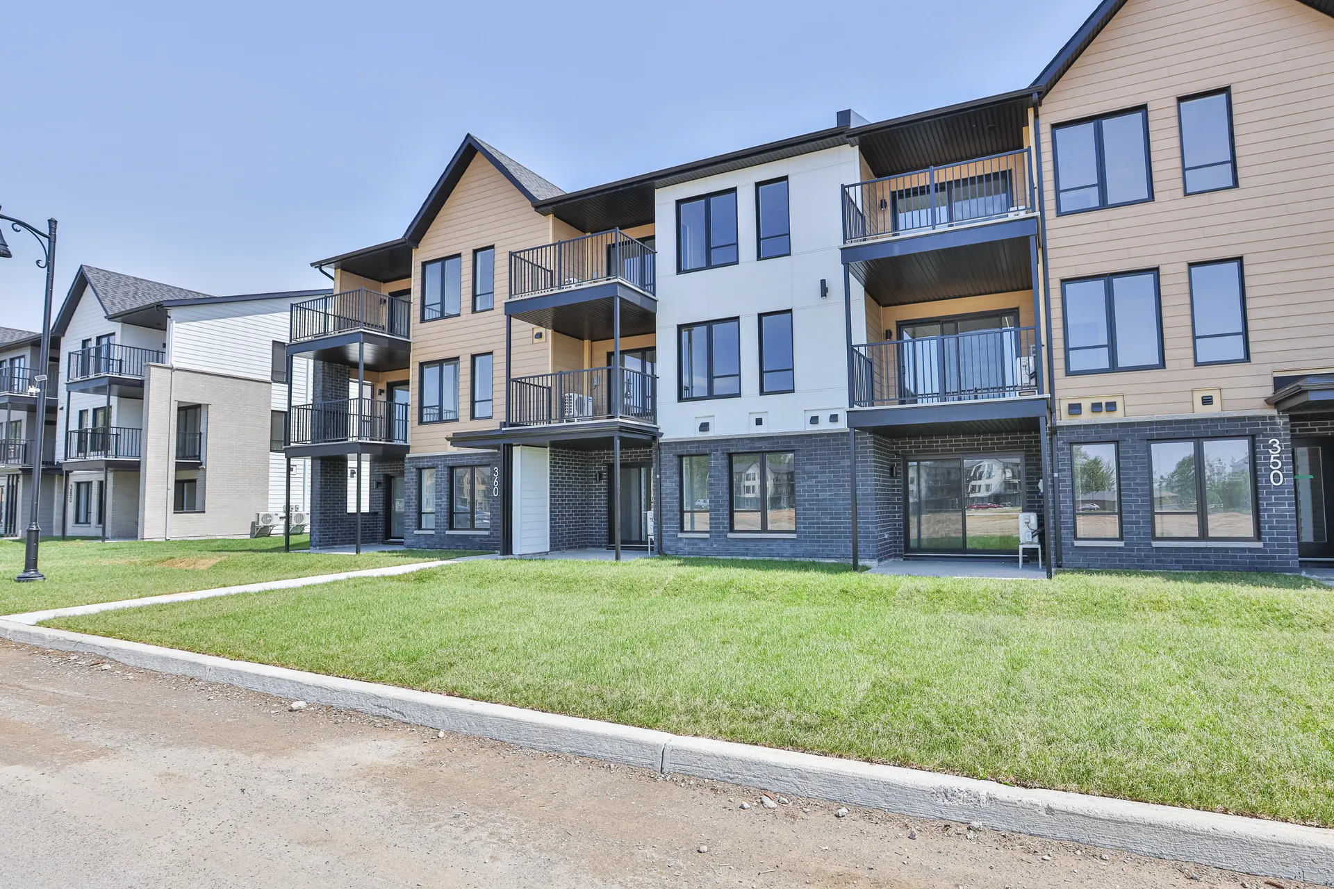 202 | 340 RUE FLAVIE-POIRIER