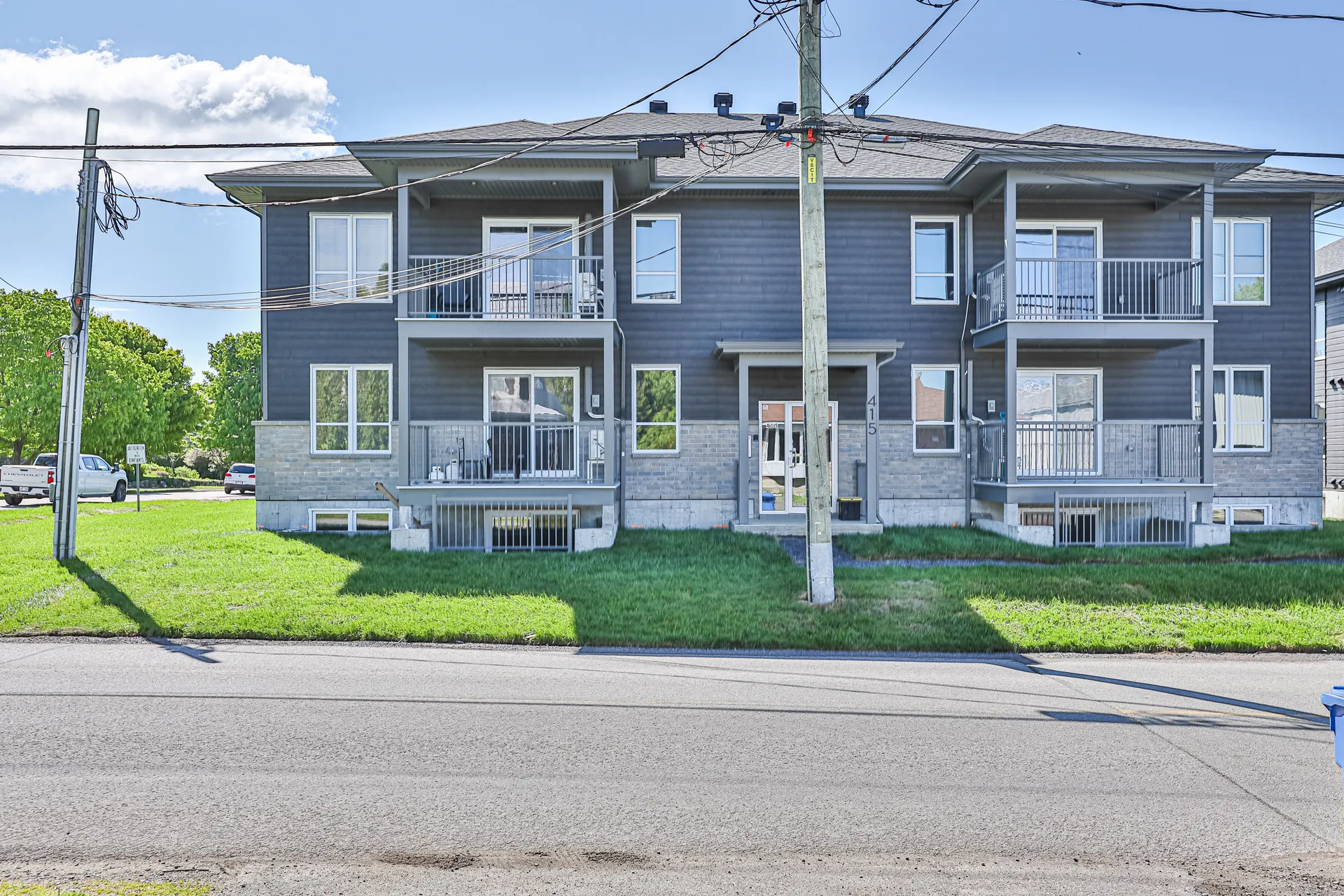 001 | 415 RUE PRINCIPALE