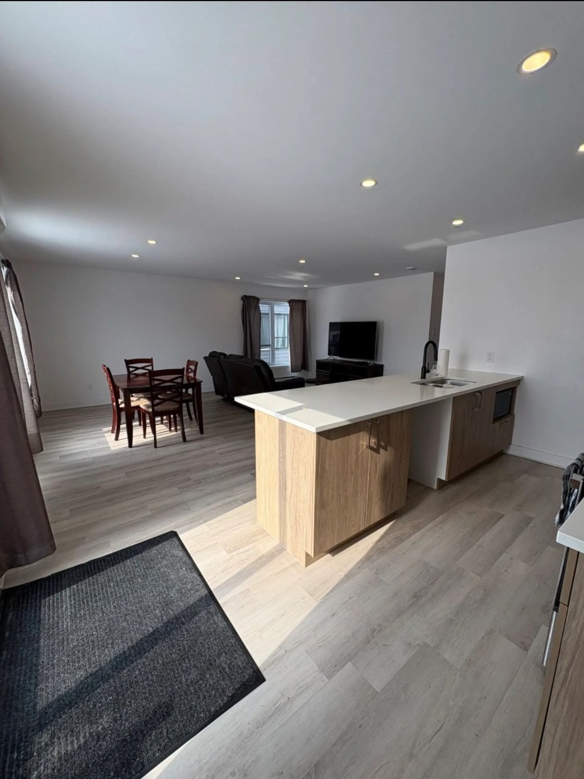 402 - 48 Av. Champêtre