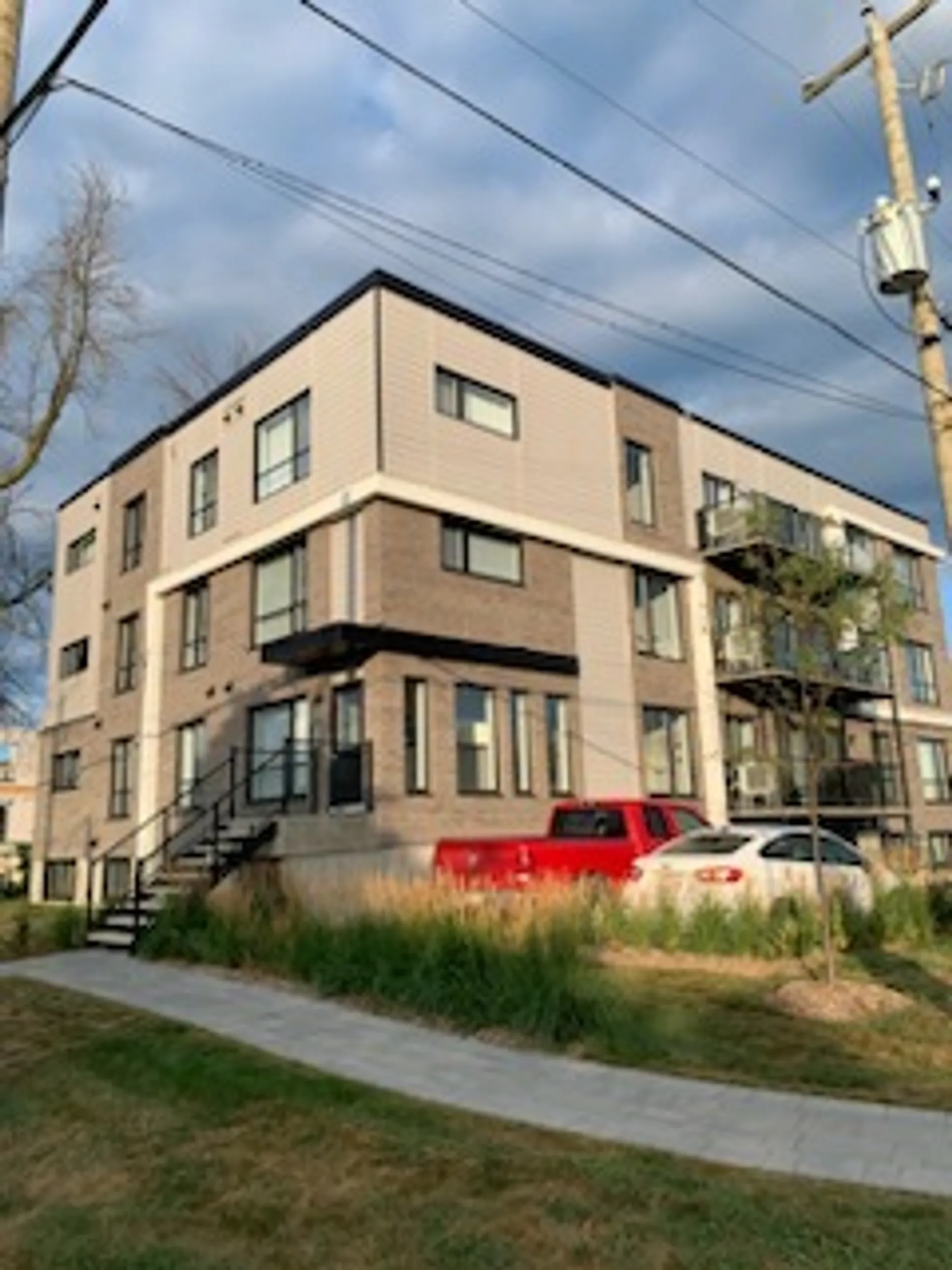 302 - 997 rue Notre-Dame