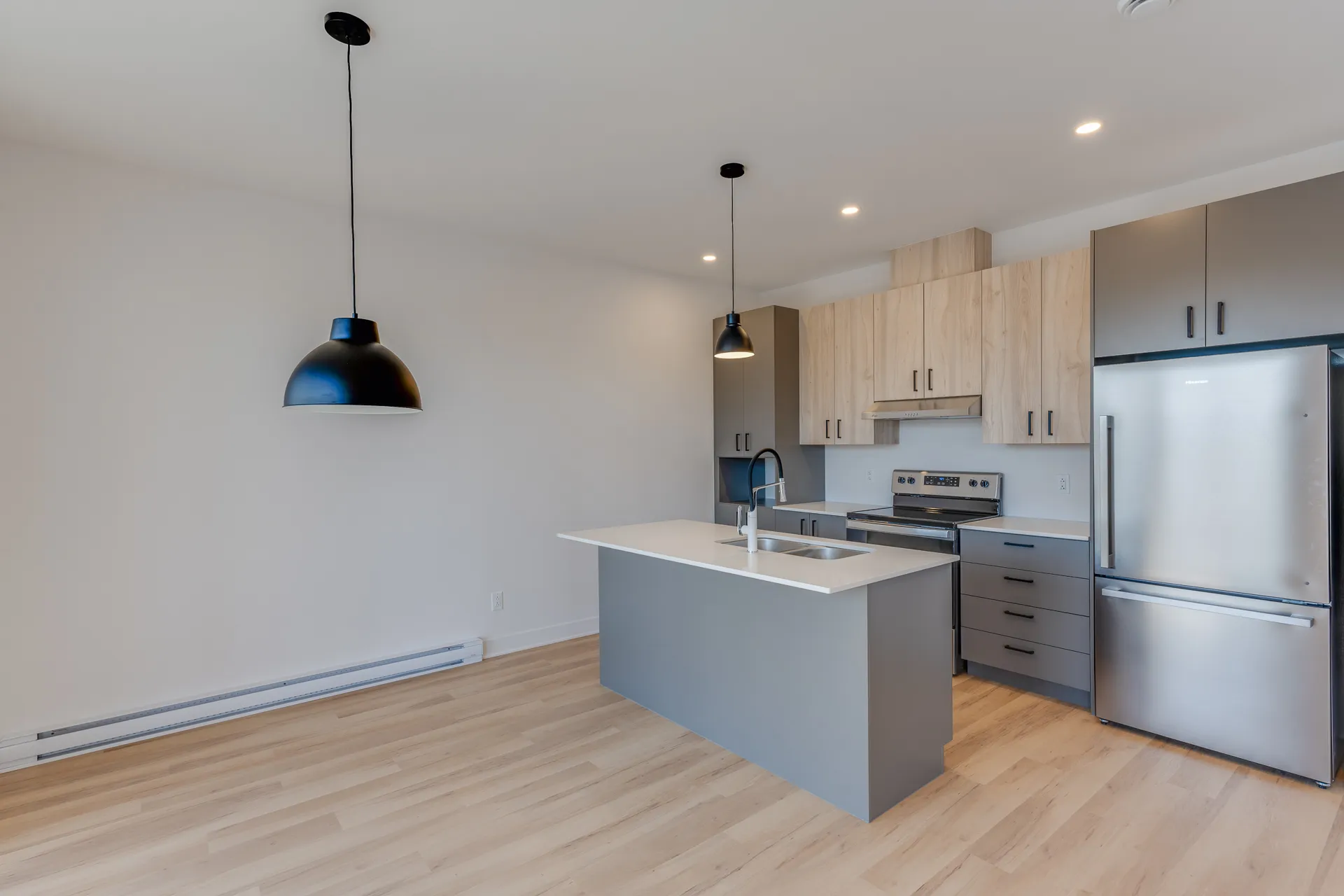 303 - 603 Laviolette