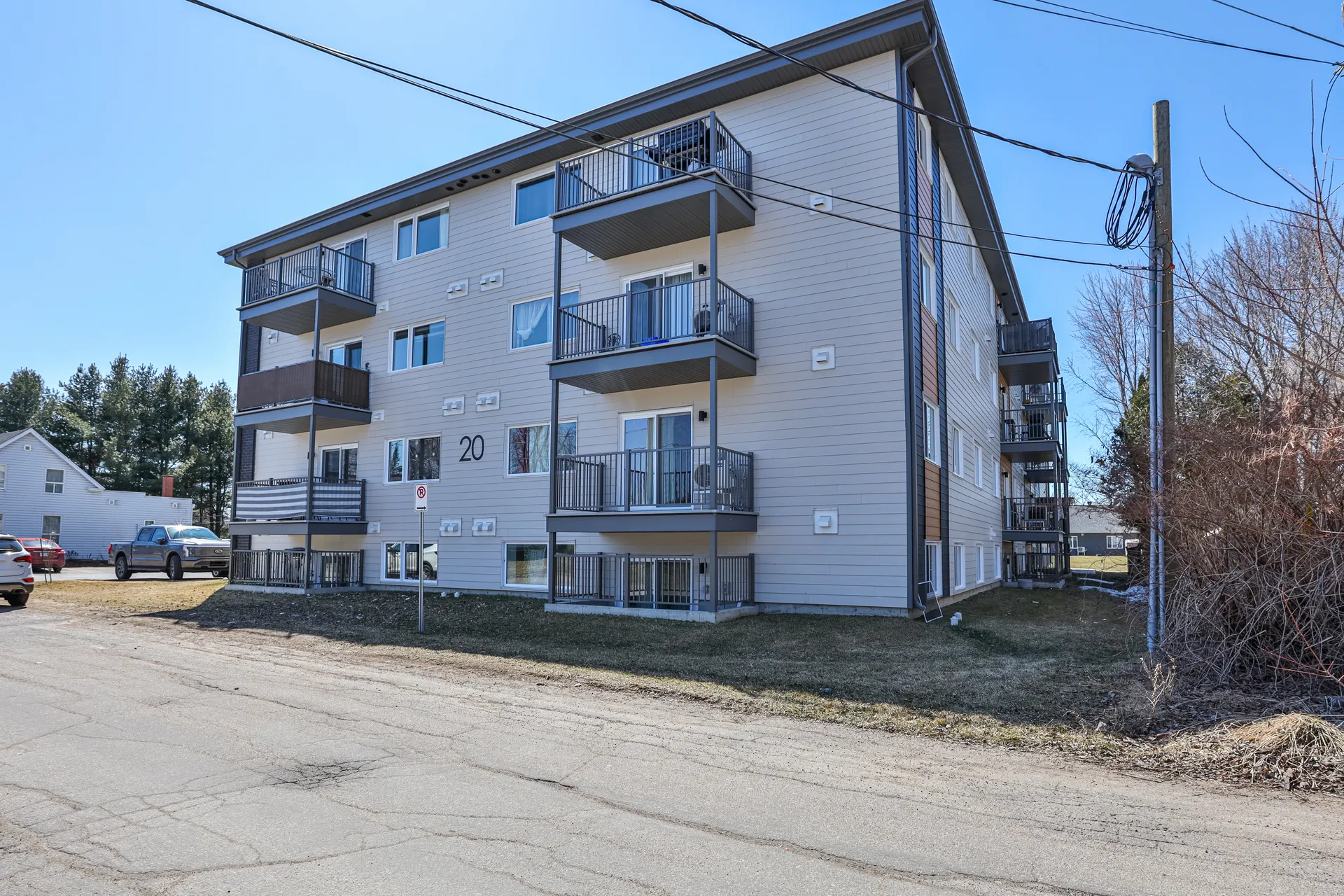 204 | 415 RUE PRINCIPALE