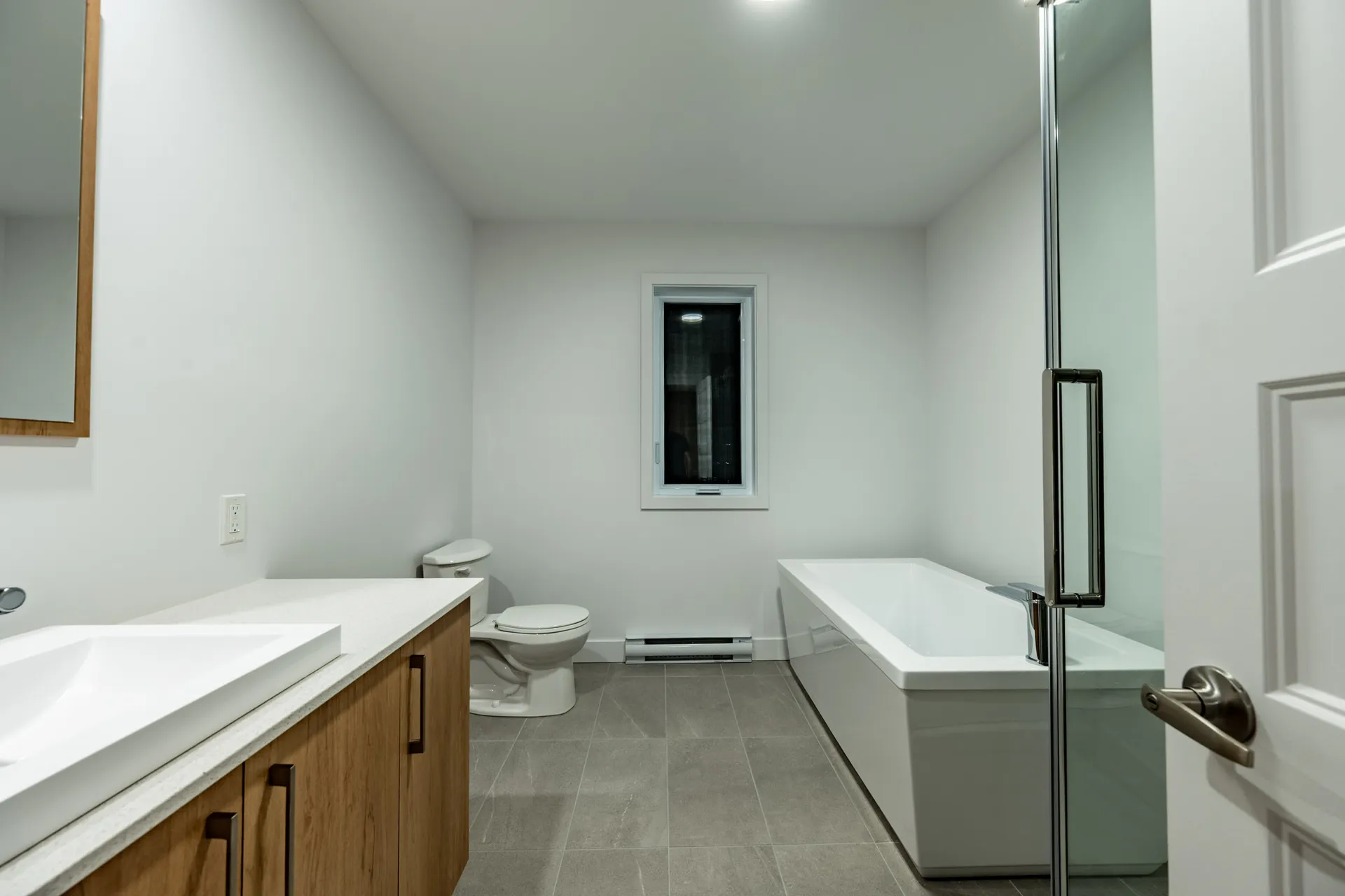 402 | 2060 RUE GRIMARD