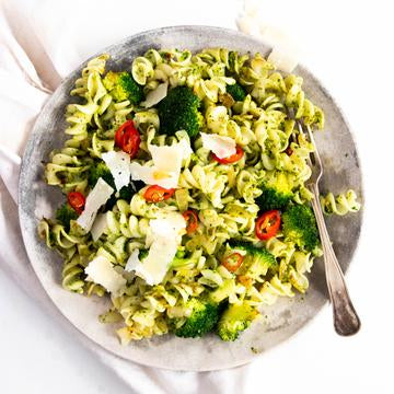 7 Health & Filling Lunch Ideas For Work Quick and Easy Kale Pesto Pasta Recipe