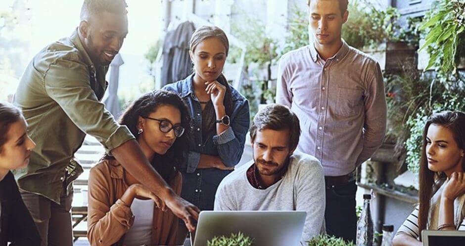 4 ways leaders can use tech to create a better employee experience | peopleHum