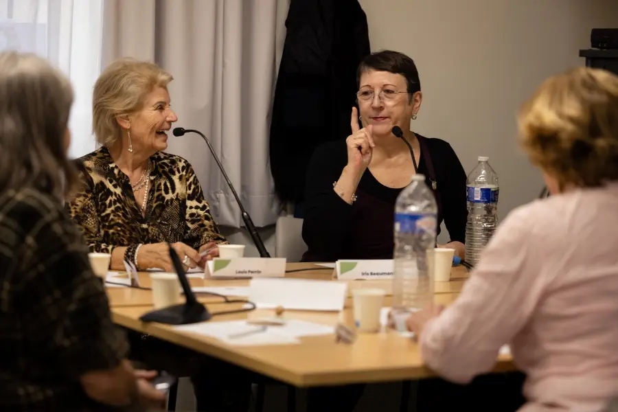 L'Initiative : un groupe de senior en pleine session de jeu de rôle.