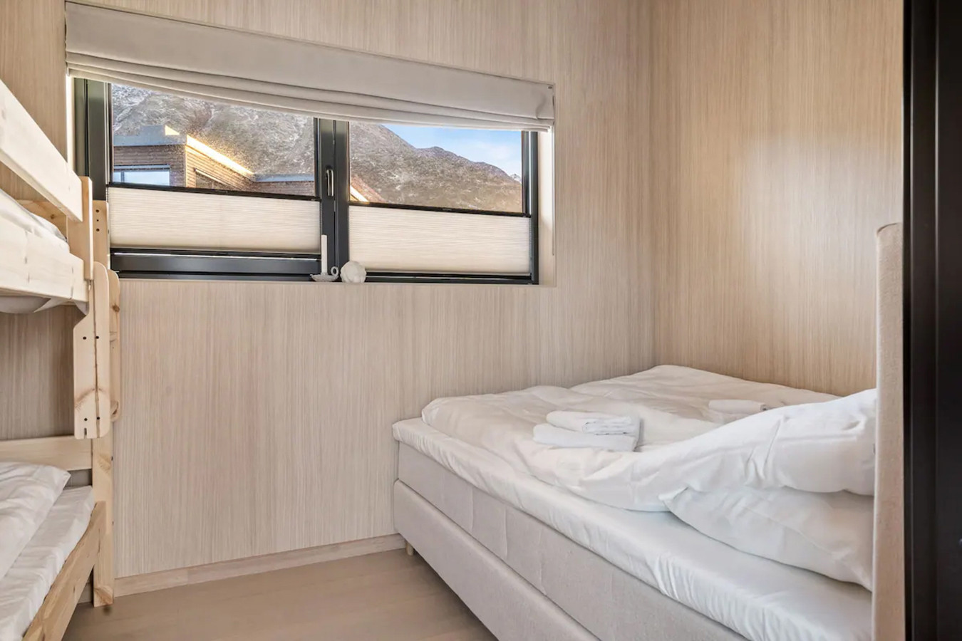 LL29-bedroom3