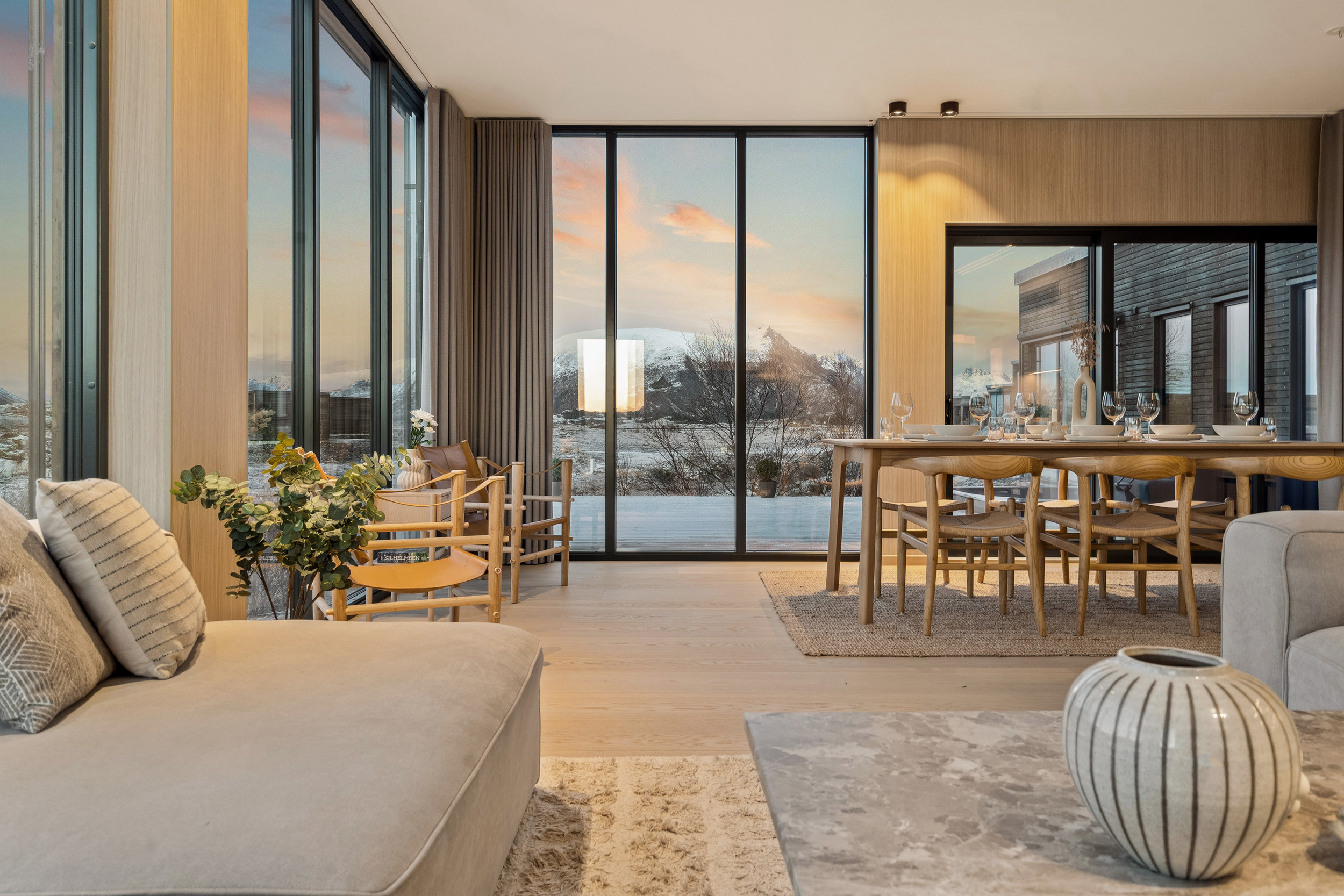LL29-Livingroom-winter4-evening-lowRes