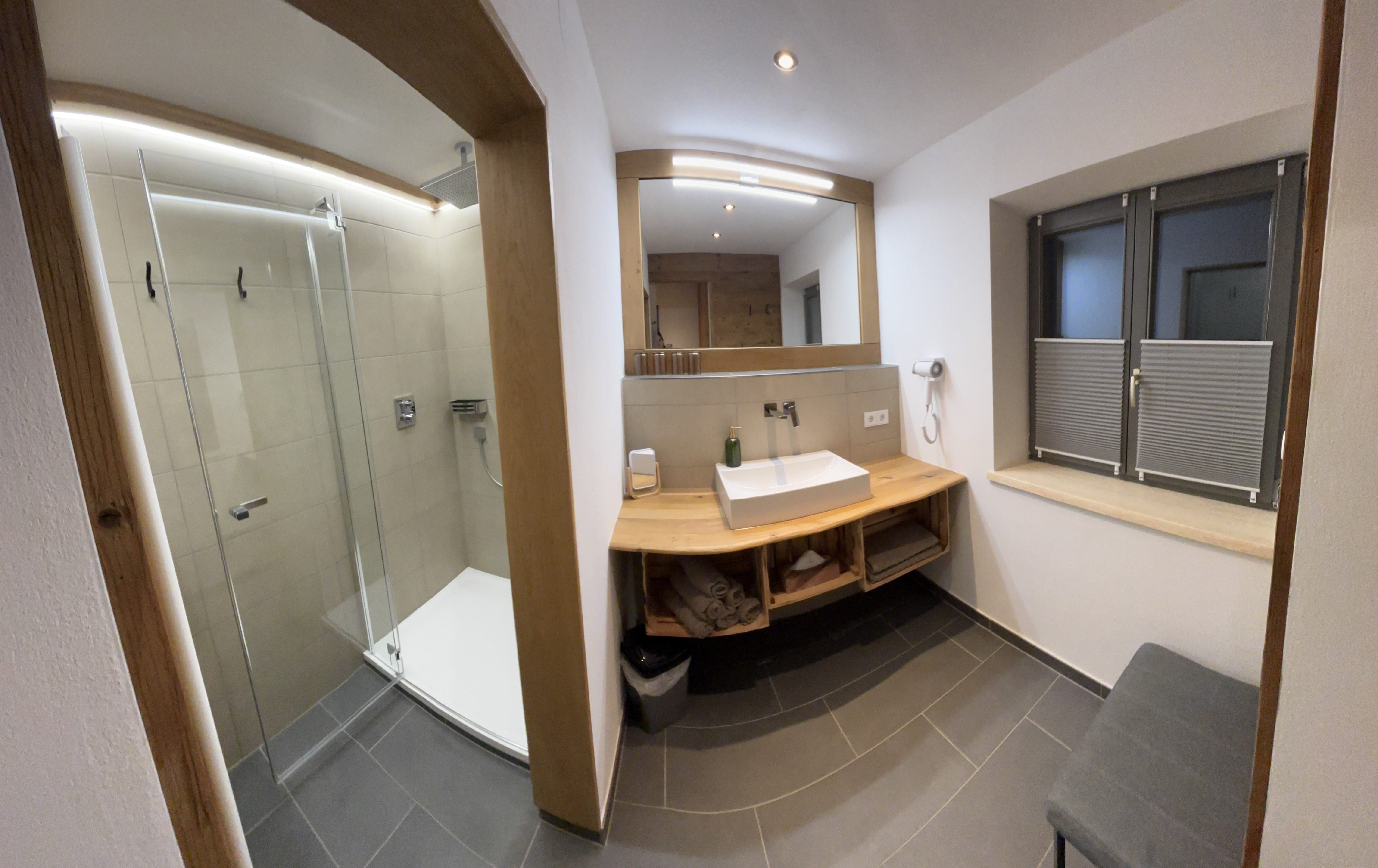 Großzügiges Badezimmer