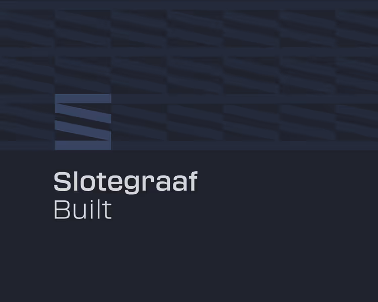 Dark blue abstract pattern with a highlighted square above the text Slotegraaf Built in light gray.