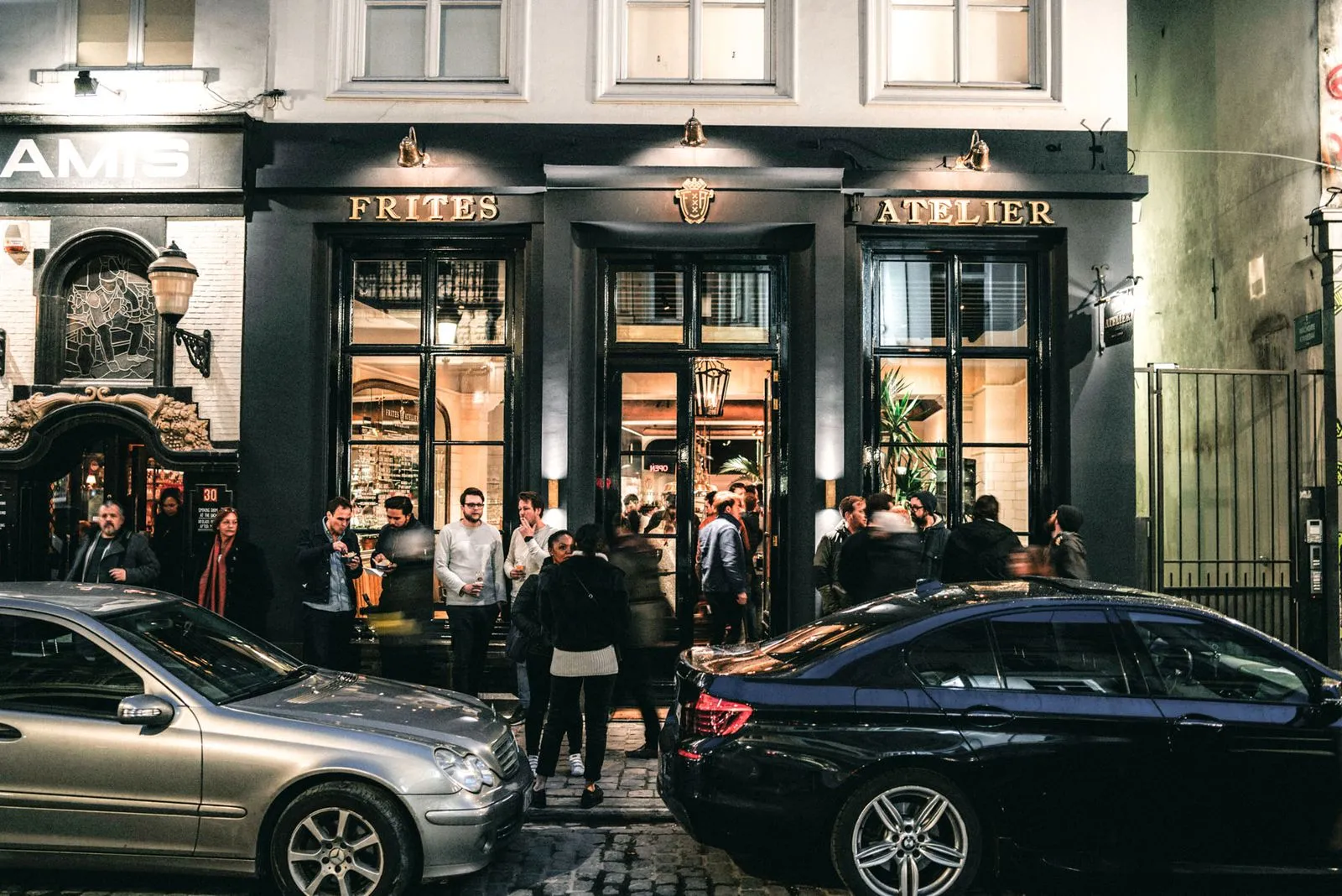 Brussel location front store