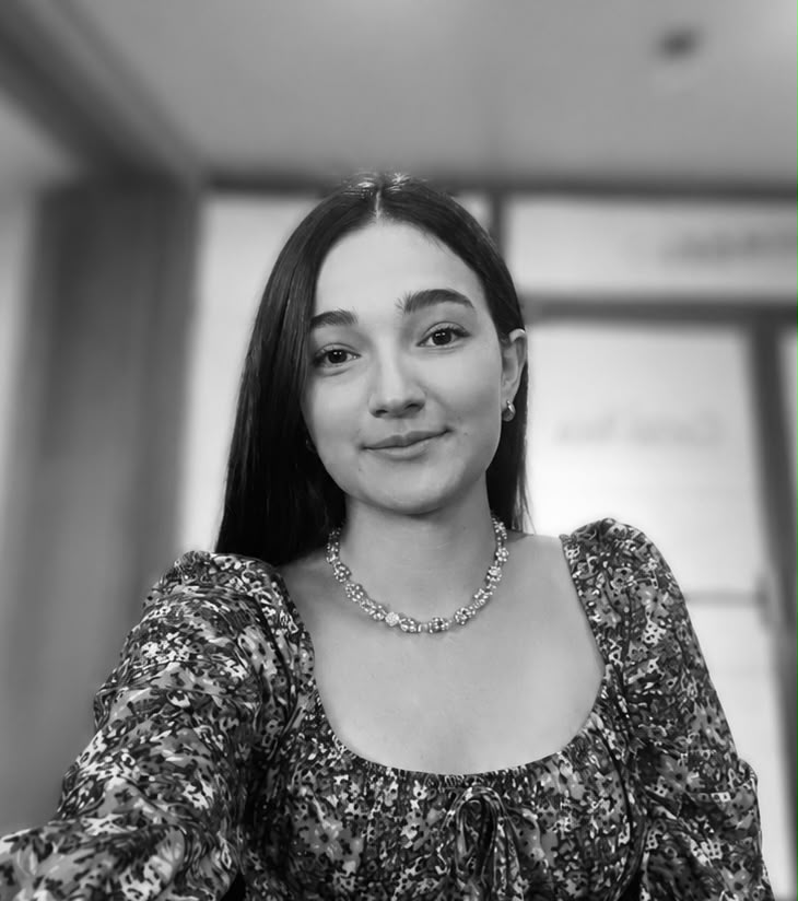 [headshot] image of customer (for a gaming and entertainment)