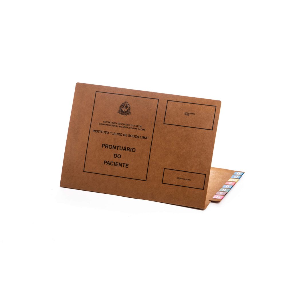 Brown patient medical record folder with indexed tabs, labeled in Portuguese as 'Prontuário do Paciente'.