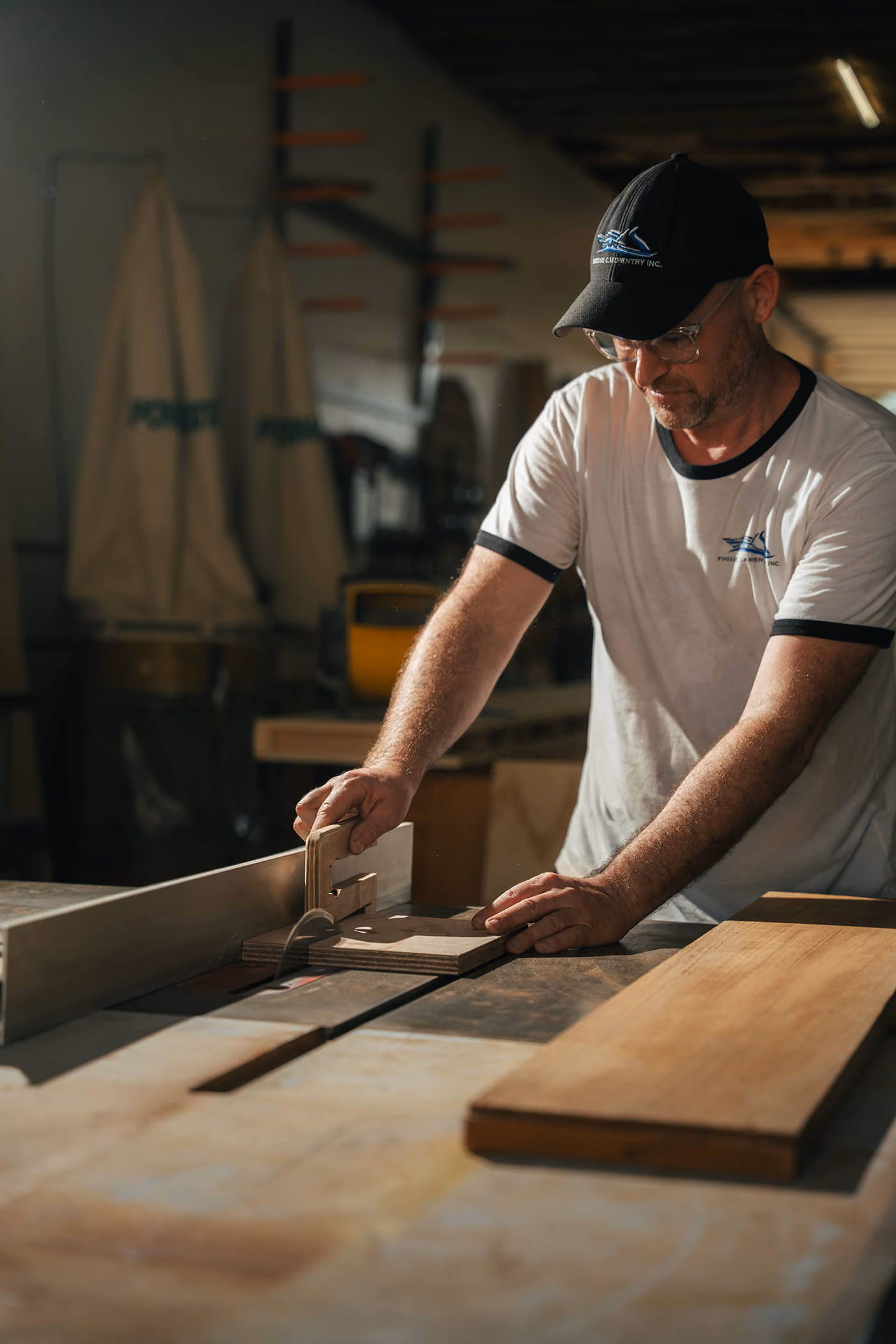 Hand sanding wood