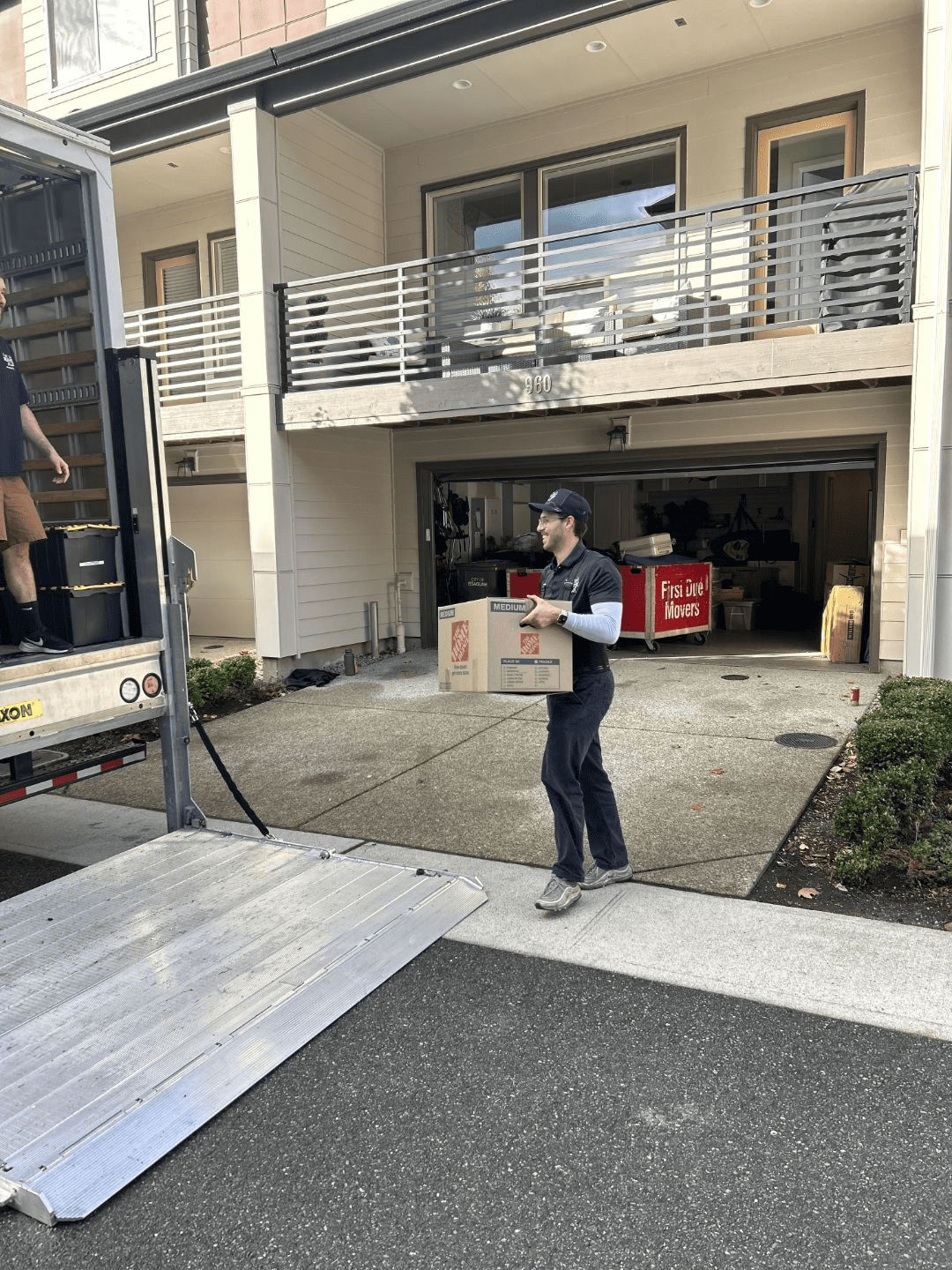 Cross Country Movers in Kent, WA